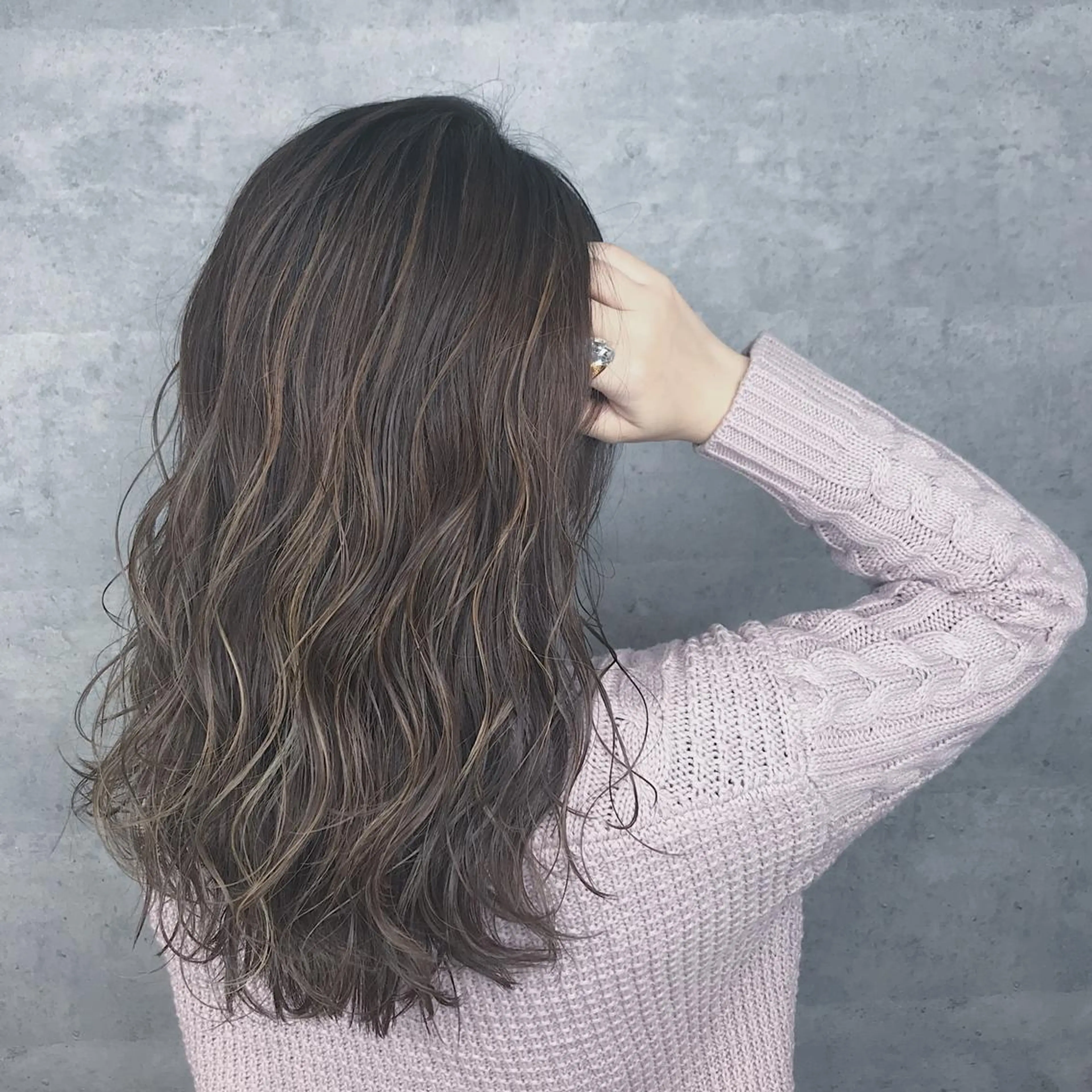 セミロング カラー _WHITE 天王寺のヘアスタイル