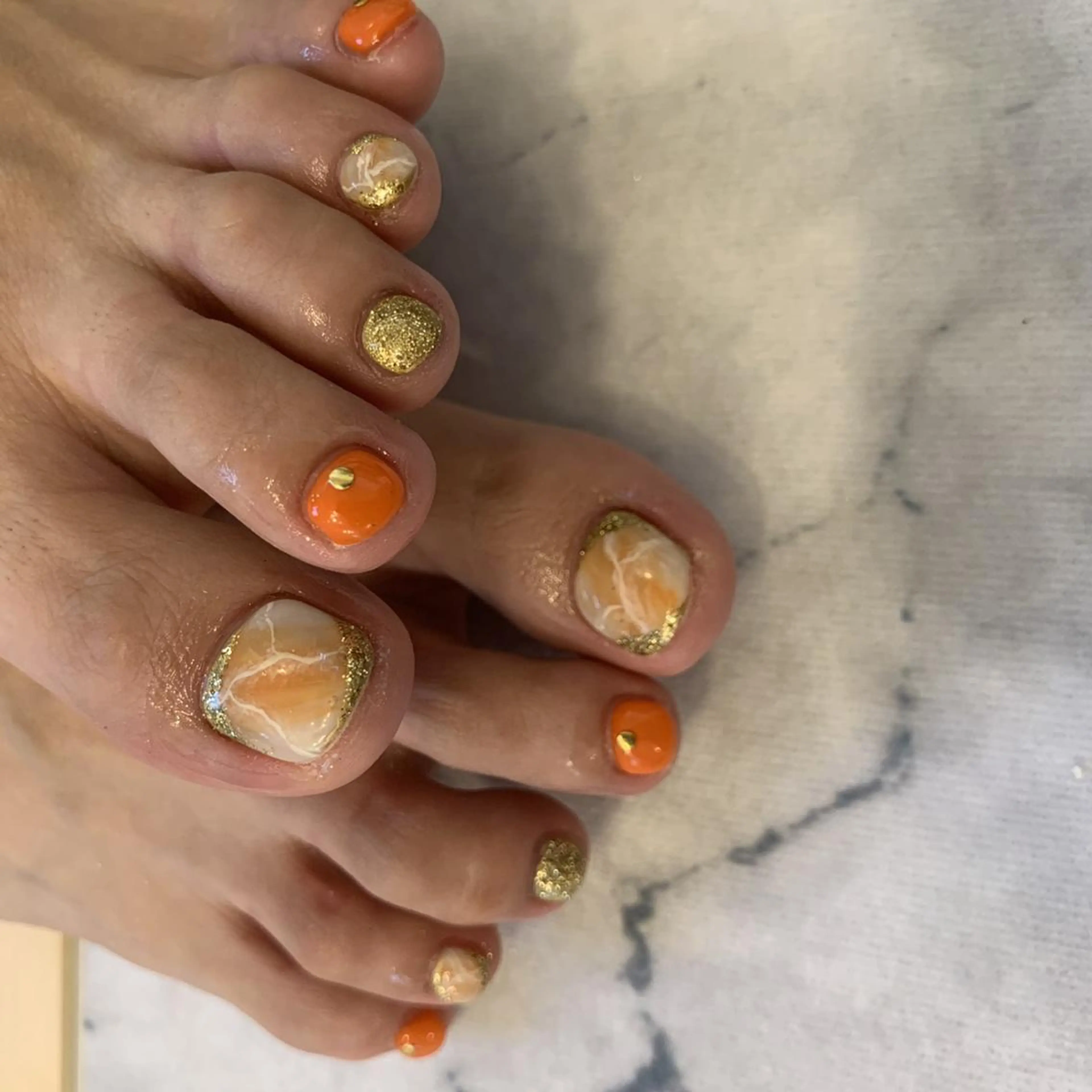 ネイル ネイルリボン 受付スタッフのネイルデザイン