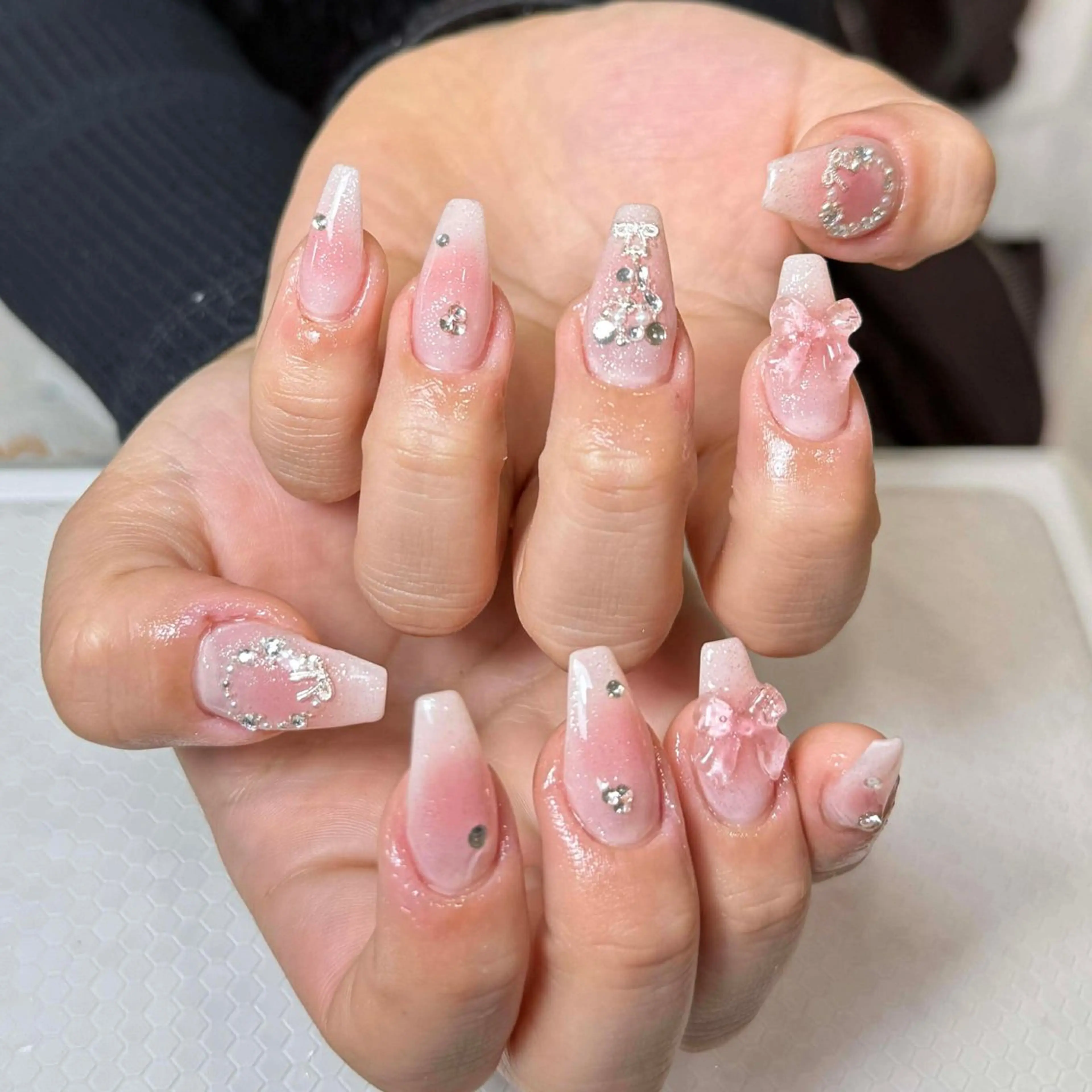 ネイル ボルドー ブラウン チークネイル ドット フットネイル ハンドネイル は なのネイルデザイン