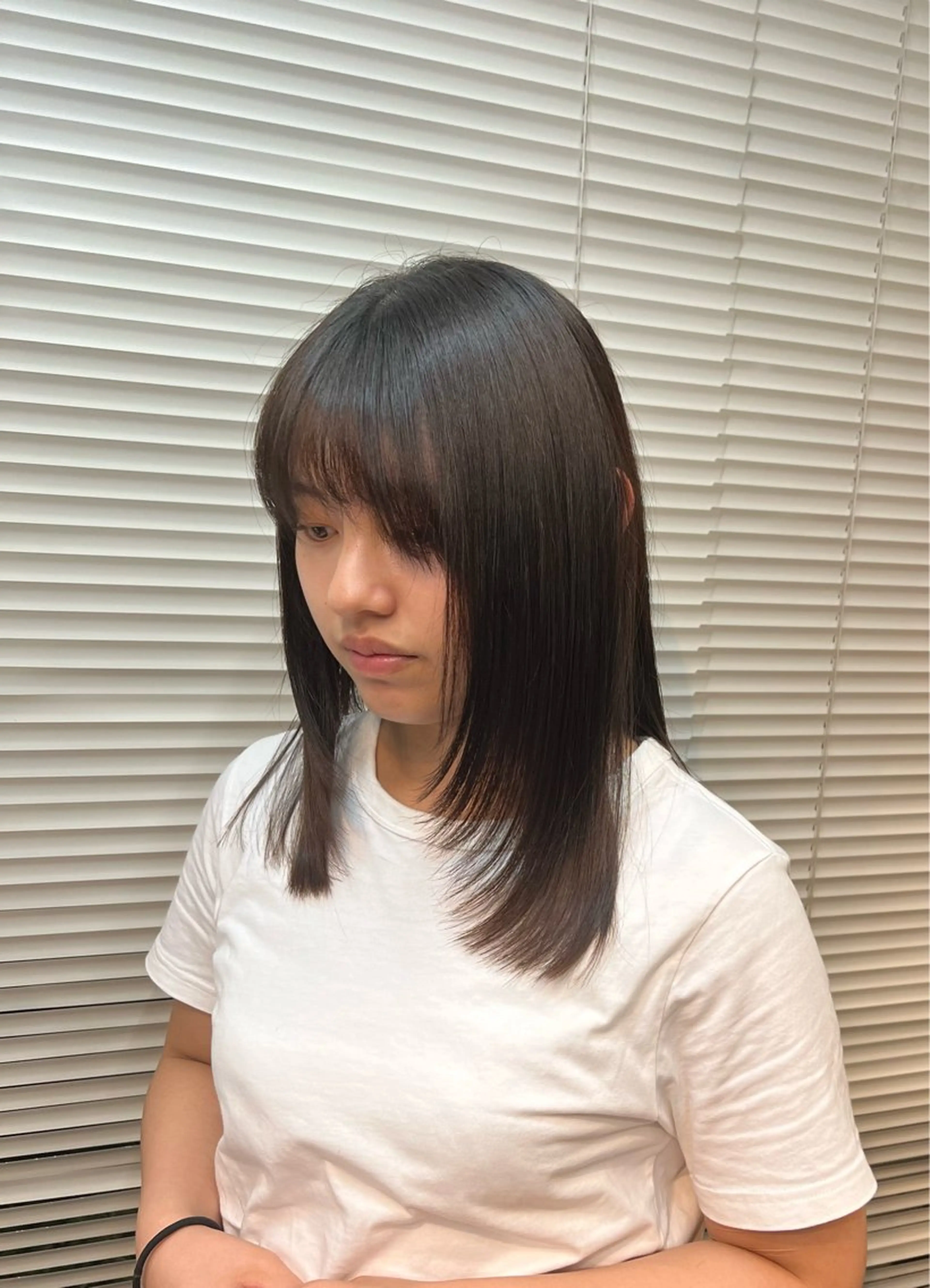 ミディアム 顔周りカット 韓国風ヘア レイヤーカット 小顔カット roraima所属・村河 冬稀のヘアスタイル