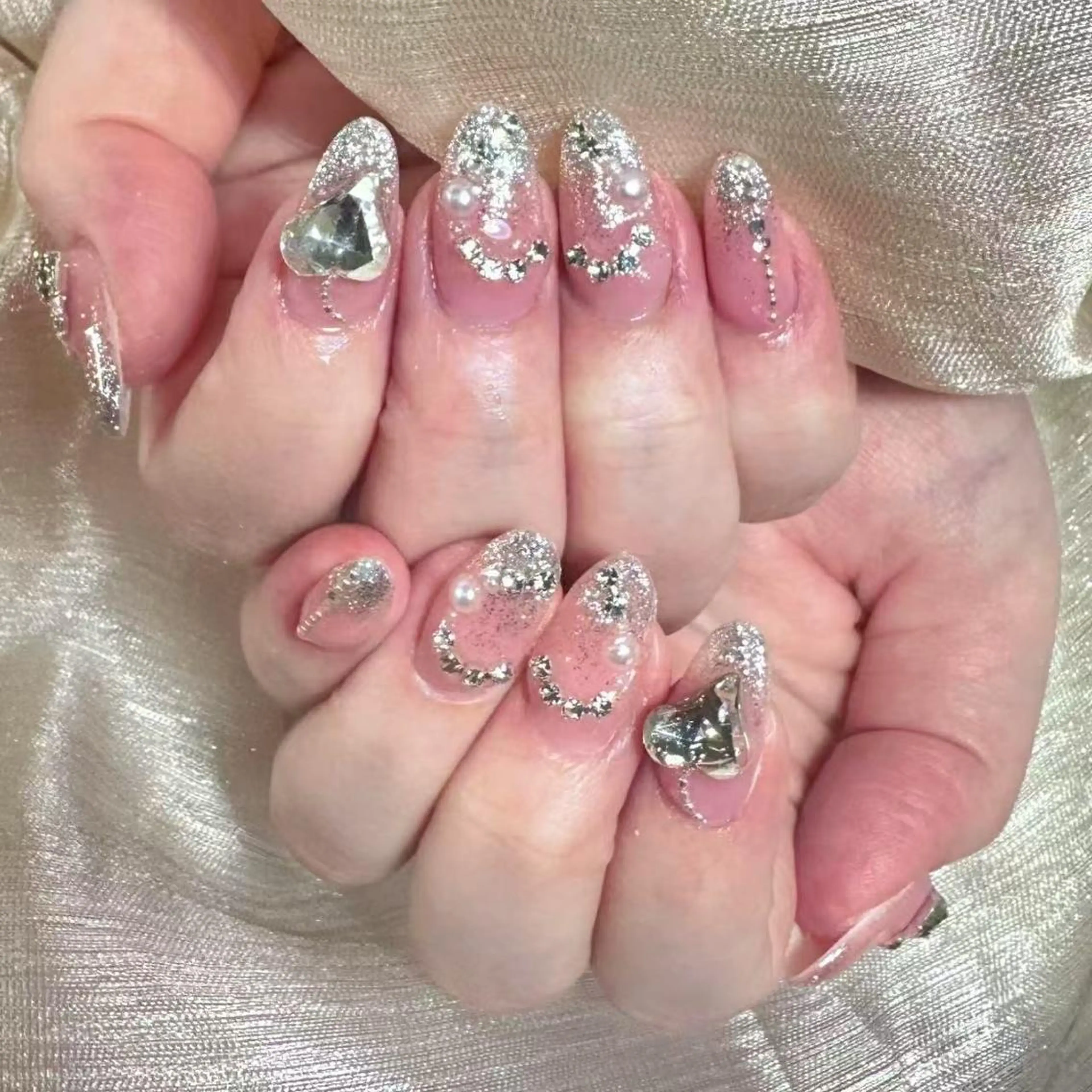 ネイル アートネイル オーロラネイル ガーリー キラキラネイル 韓国ネイル ハンドネイル DIAMOND 💦のネイルデザイン