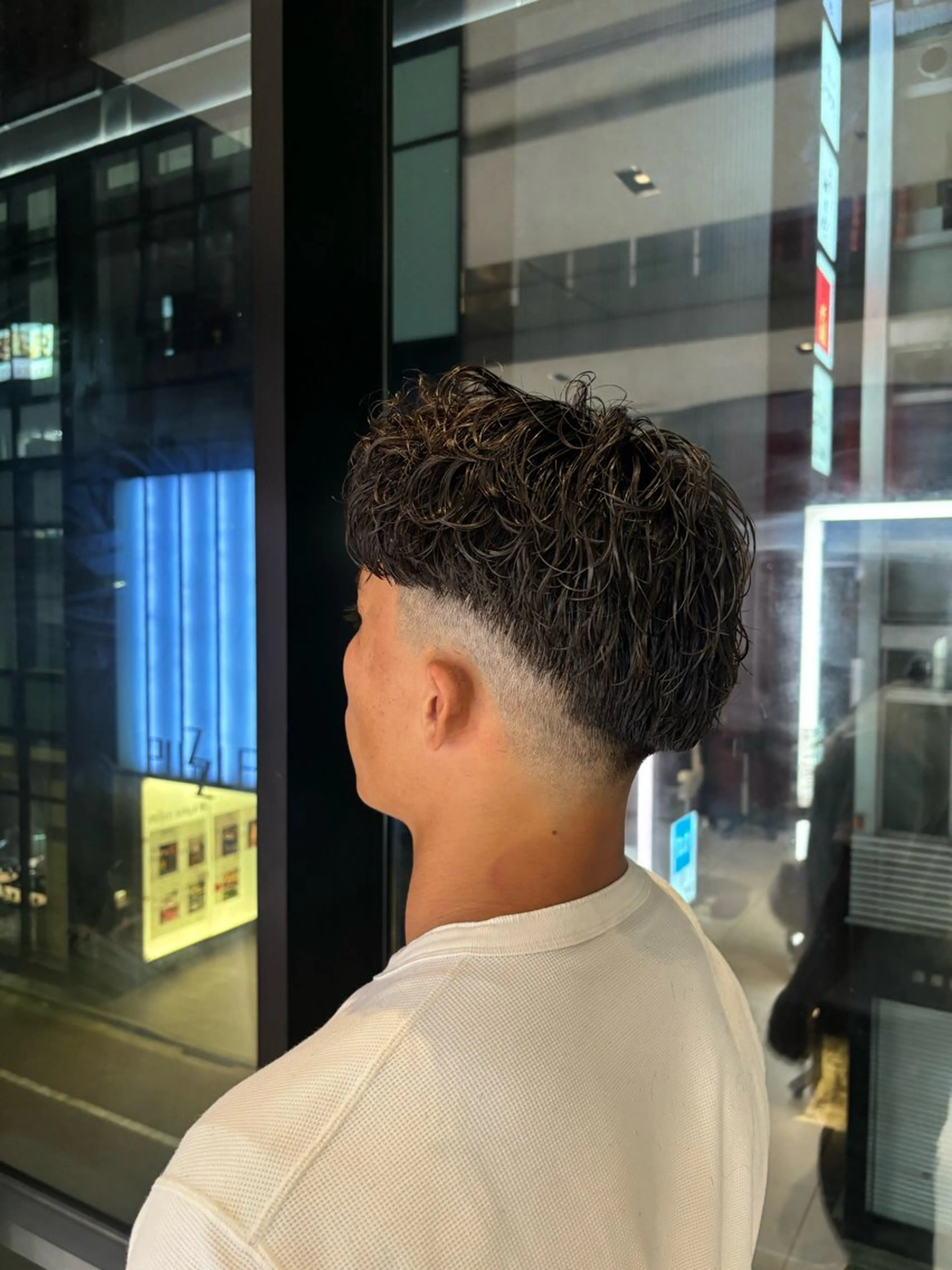 ショート パーマ メンズ スペインカール カット パーマ 野田 聖輝のヘアスタイル