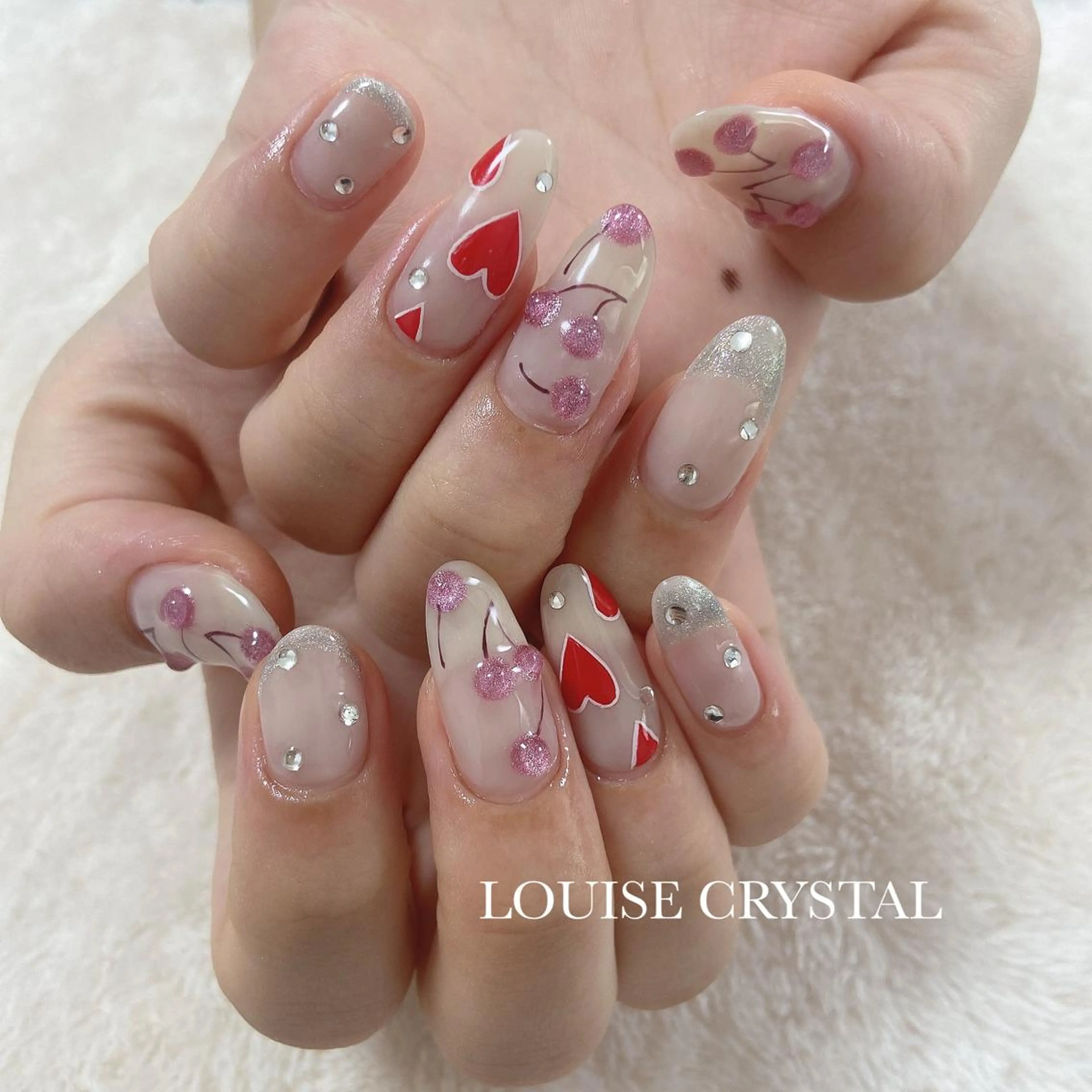 ネイル 長さ出し マグネットネイル ハンドネイル LOUISE CRYSTALのネイルデザイン