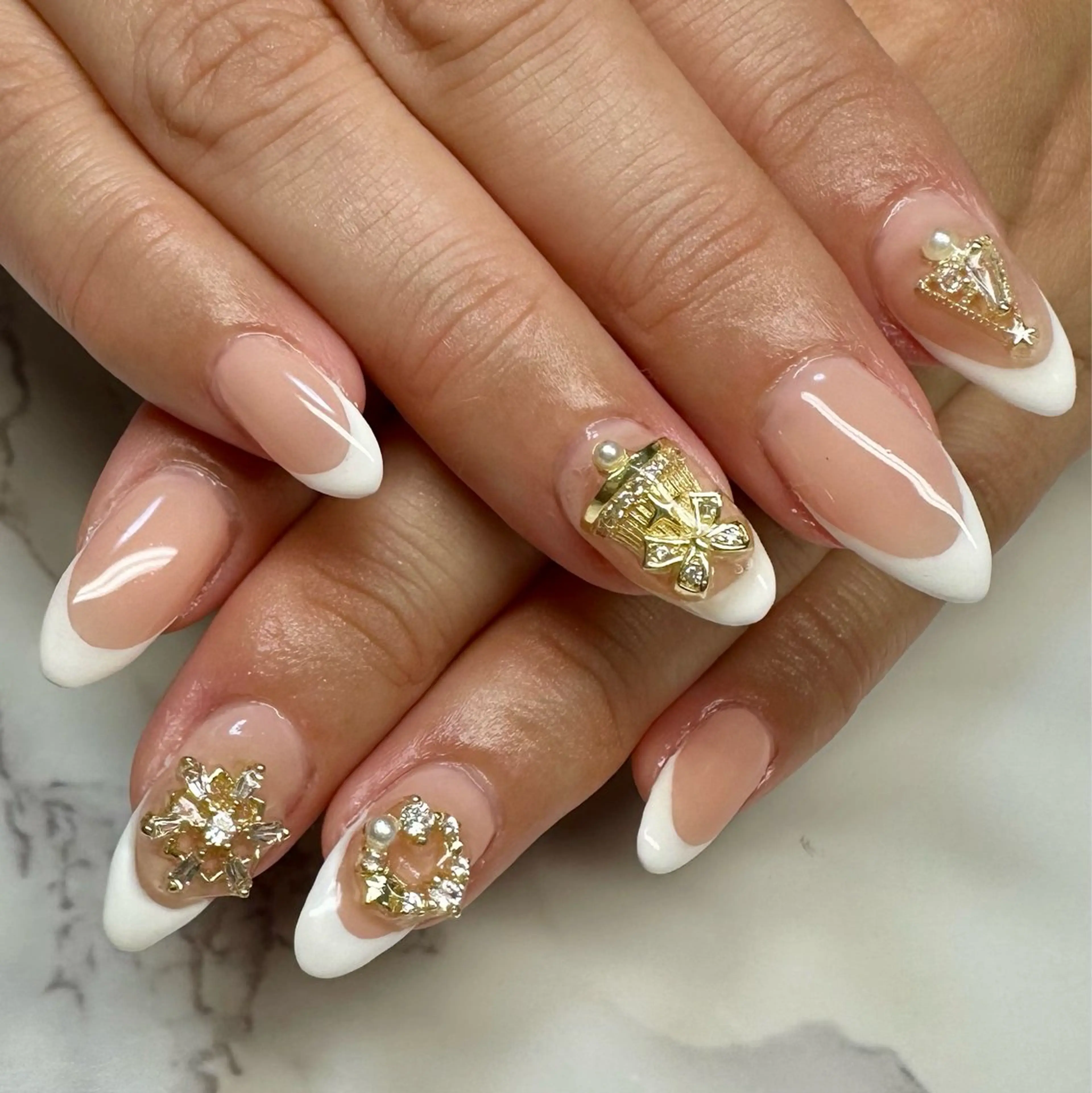 ネイル アートネイル チークネイル キラキラネイル ラメ(グリッター) マグネットネイル M.N_ nailのネイルデザイン