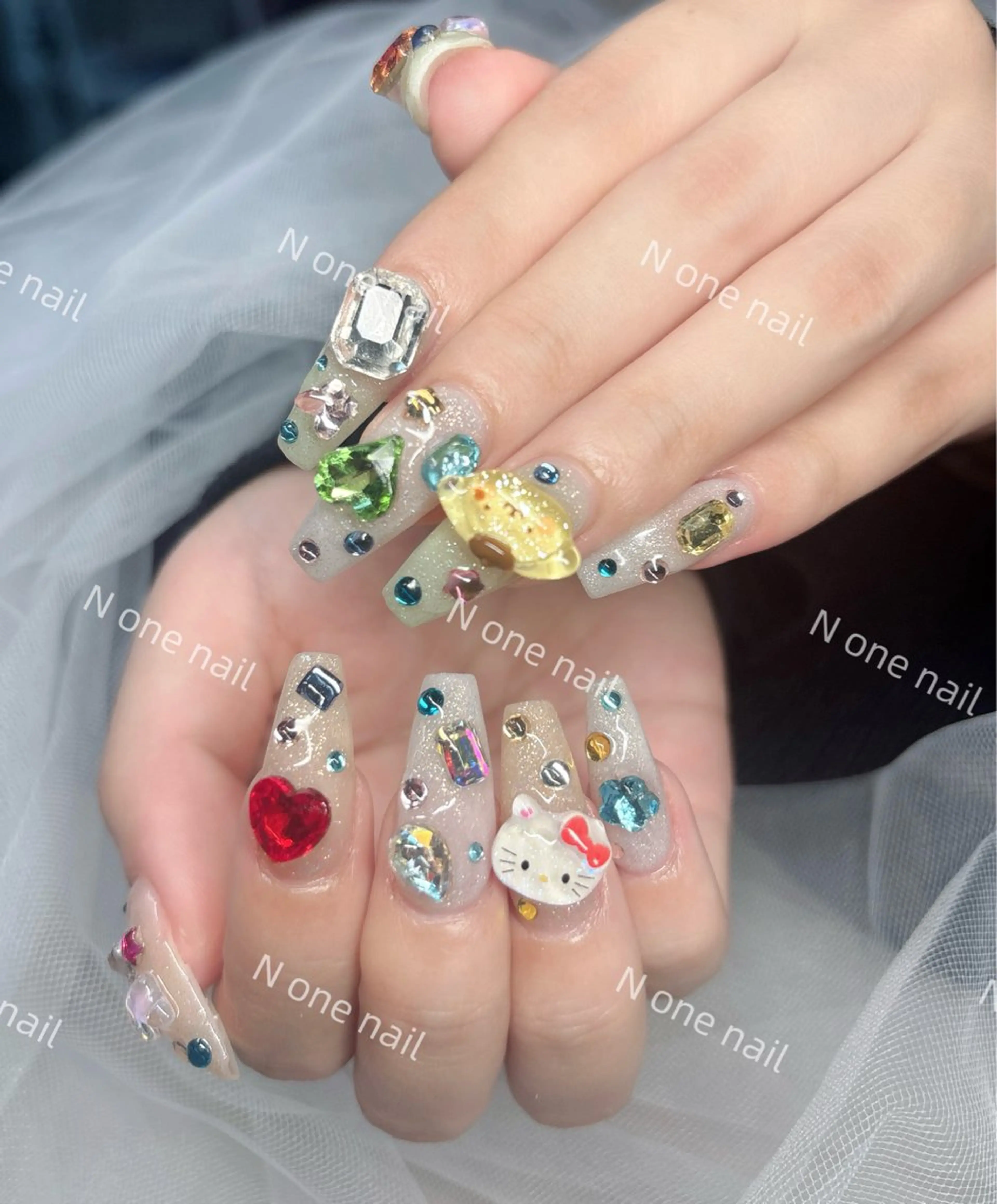 ネイル オーロラネイル フレンチネイル マグネットネイル ミラーネイル オフィスネイル N.one Miya🎀のネイルデザイン