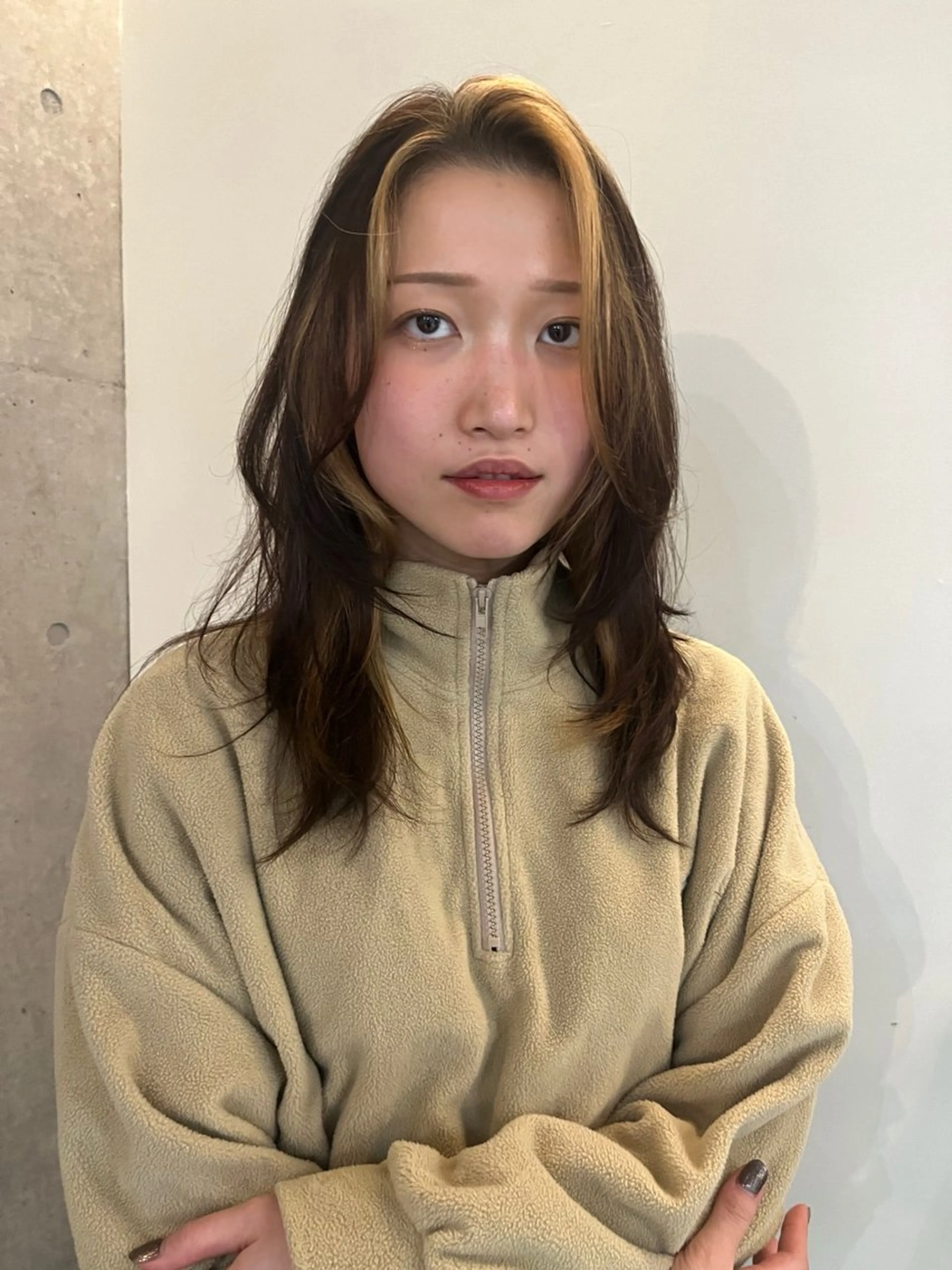 ミディアム レイヤーカット ウルフカット ウルフレイヤー レイヤーカット\ウル フ　chinatsuのヘアスタイル