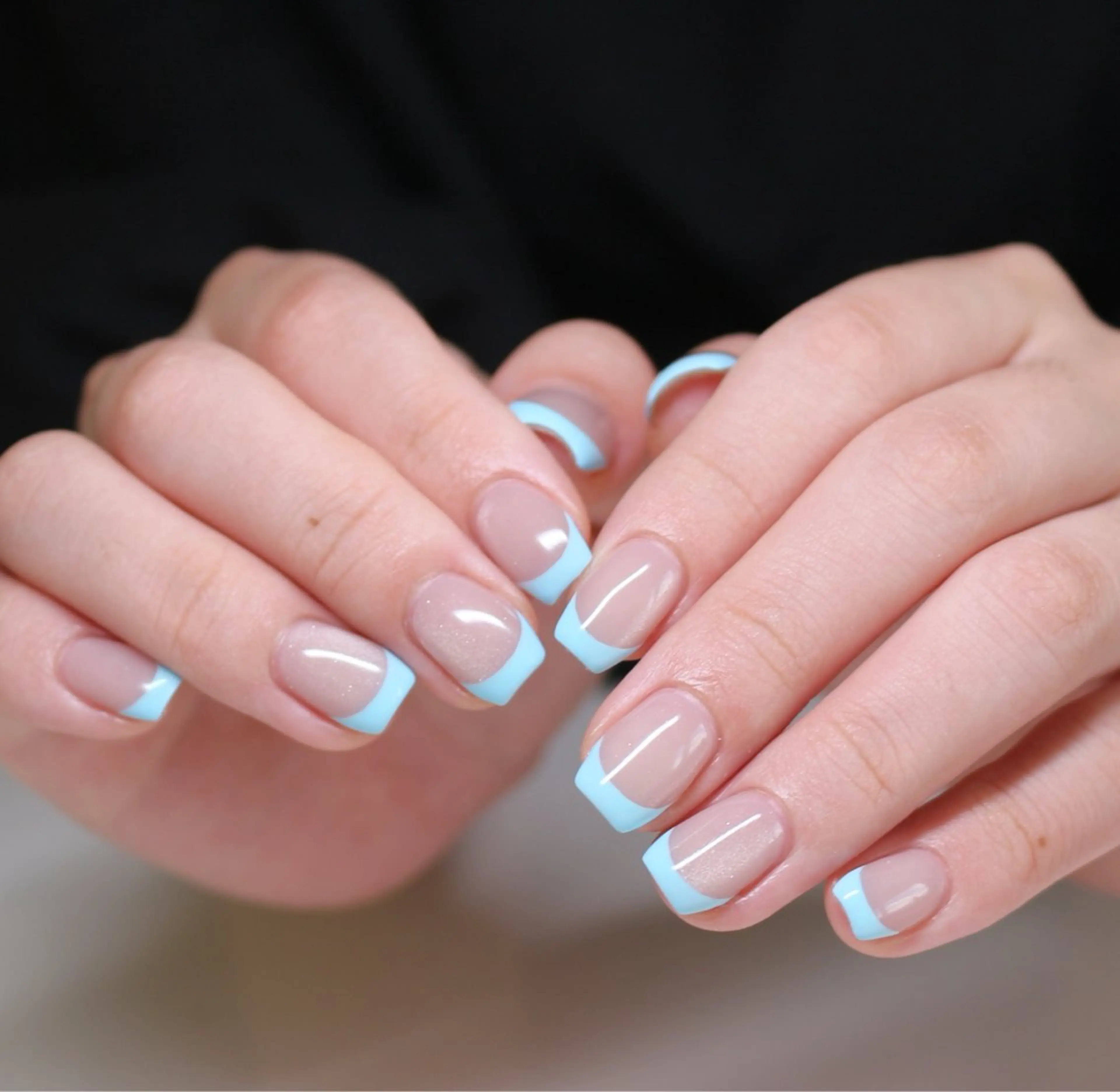 ネイル ブルー フレンチネイル マグネットネイル ニュアンスネイル 夏ネイル ハンドネイル Baku Nailsのネイルデザイン