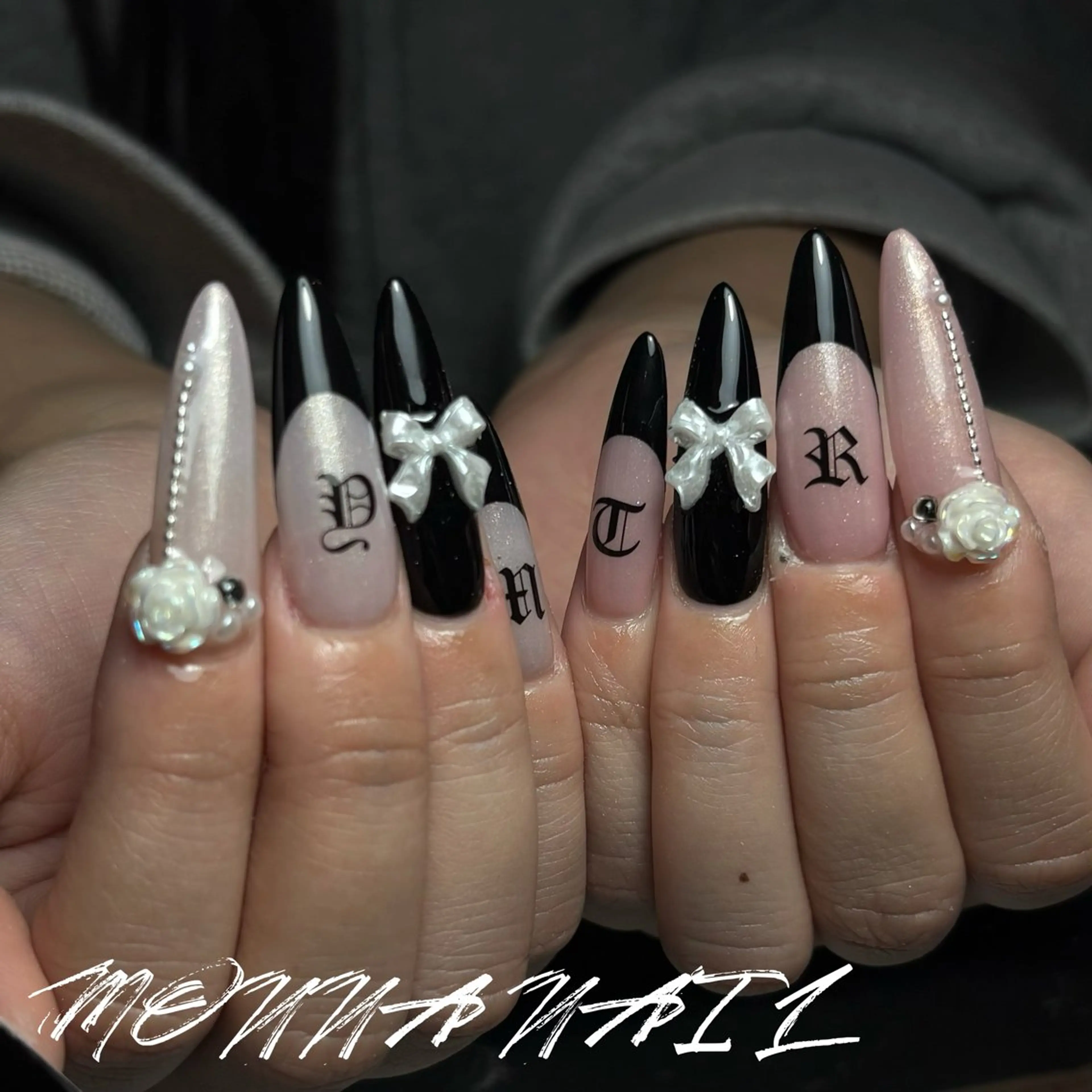 ネイル 韓国ネイル ロングネイル リボン バレンタイン ハンドネイル モンナ CCのネイルデザイン