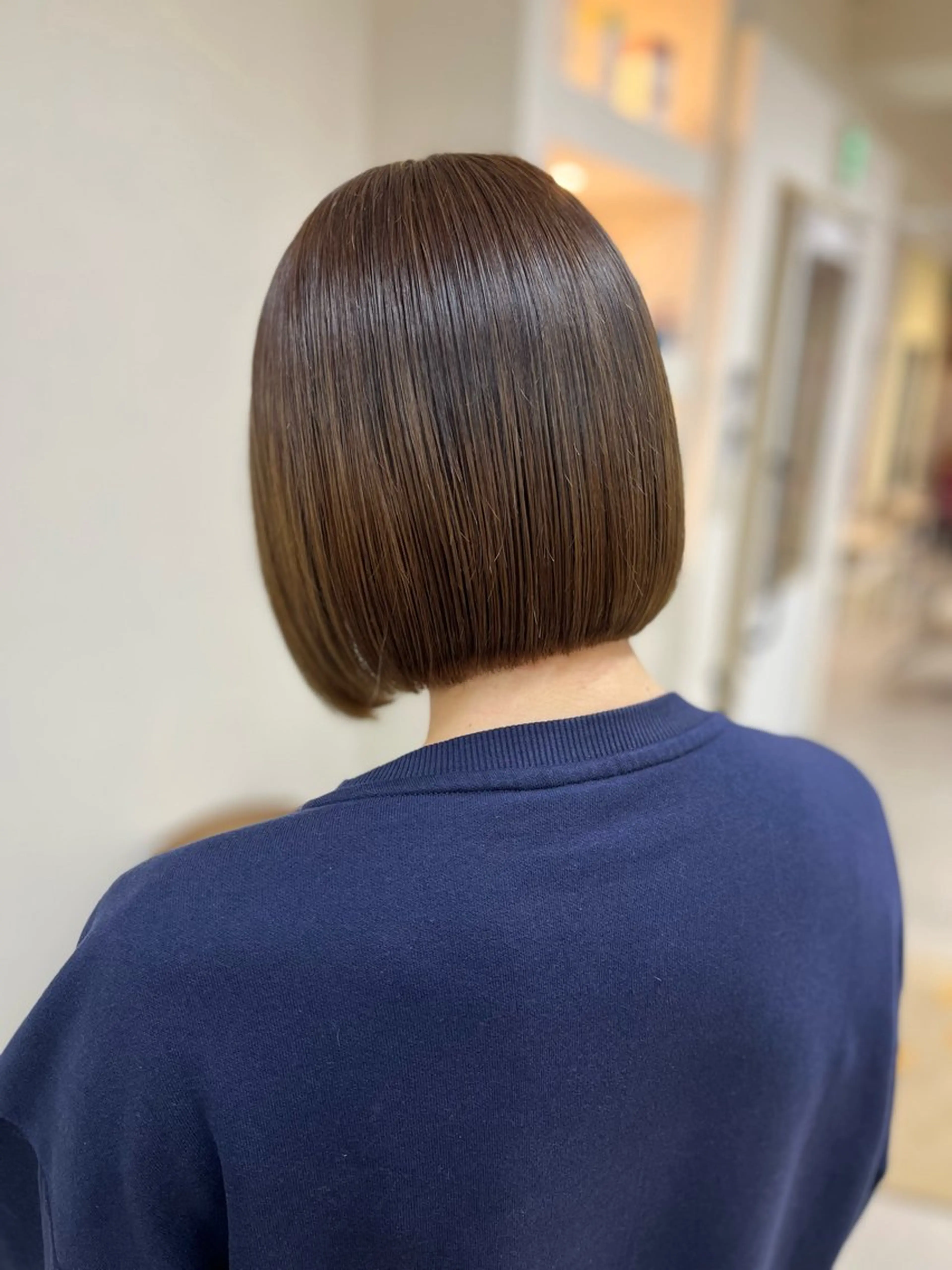 ブリーチなしカラーで魅せる髪色★【ぱつっとボブカット+カラー+トリートメント】￥13,000の写真