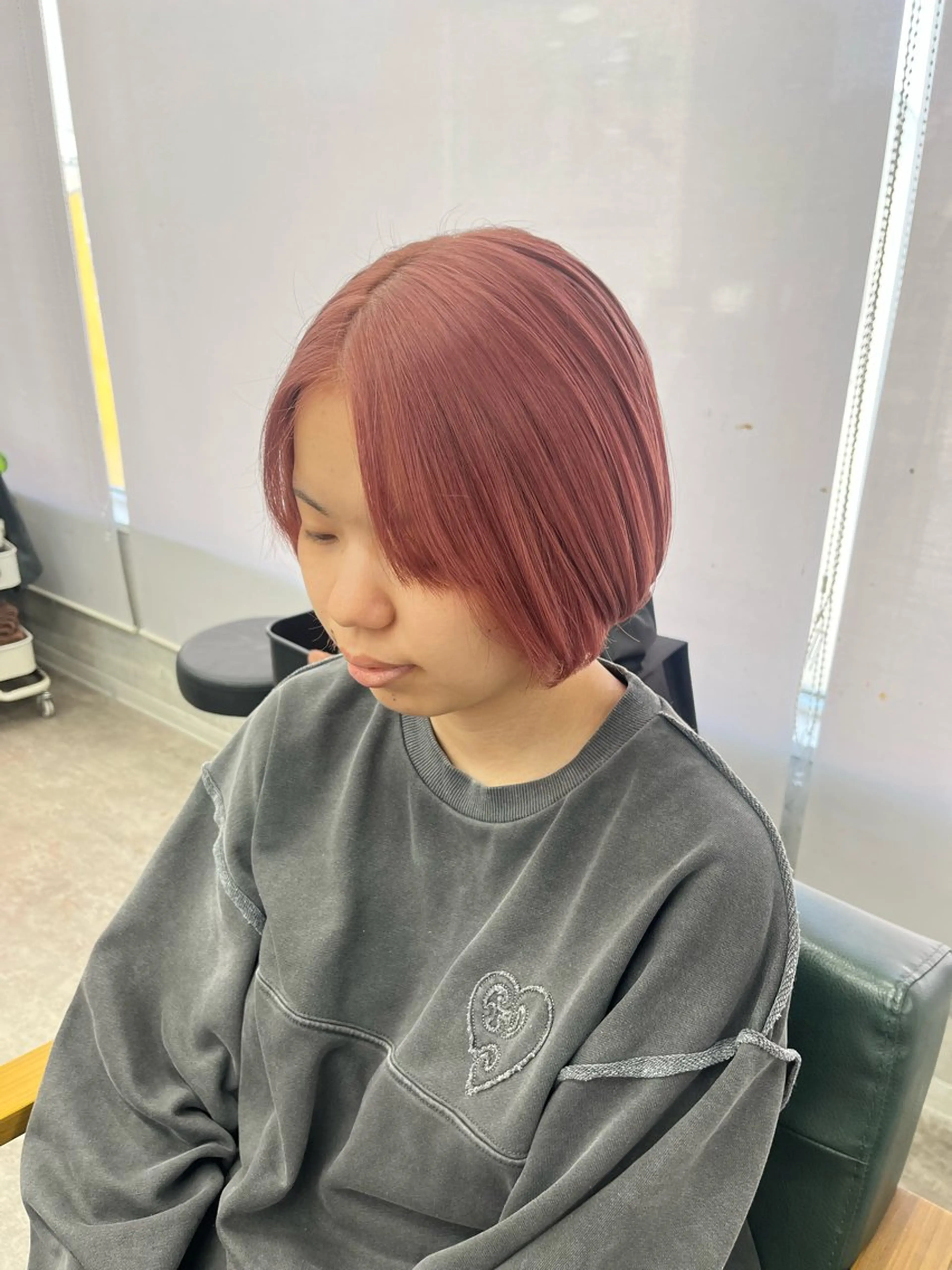 ショート カラー カット ヘアカラー トリートメント ☘️上村 ☘️髪質 改善/透明感カラーのヘアスタイル