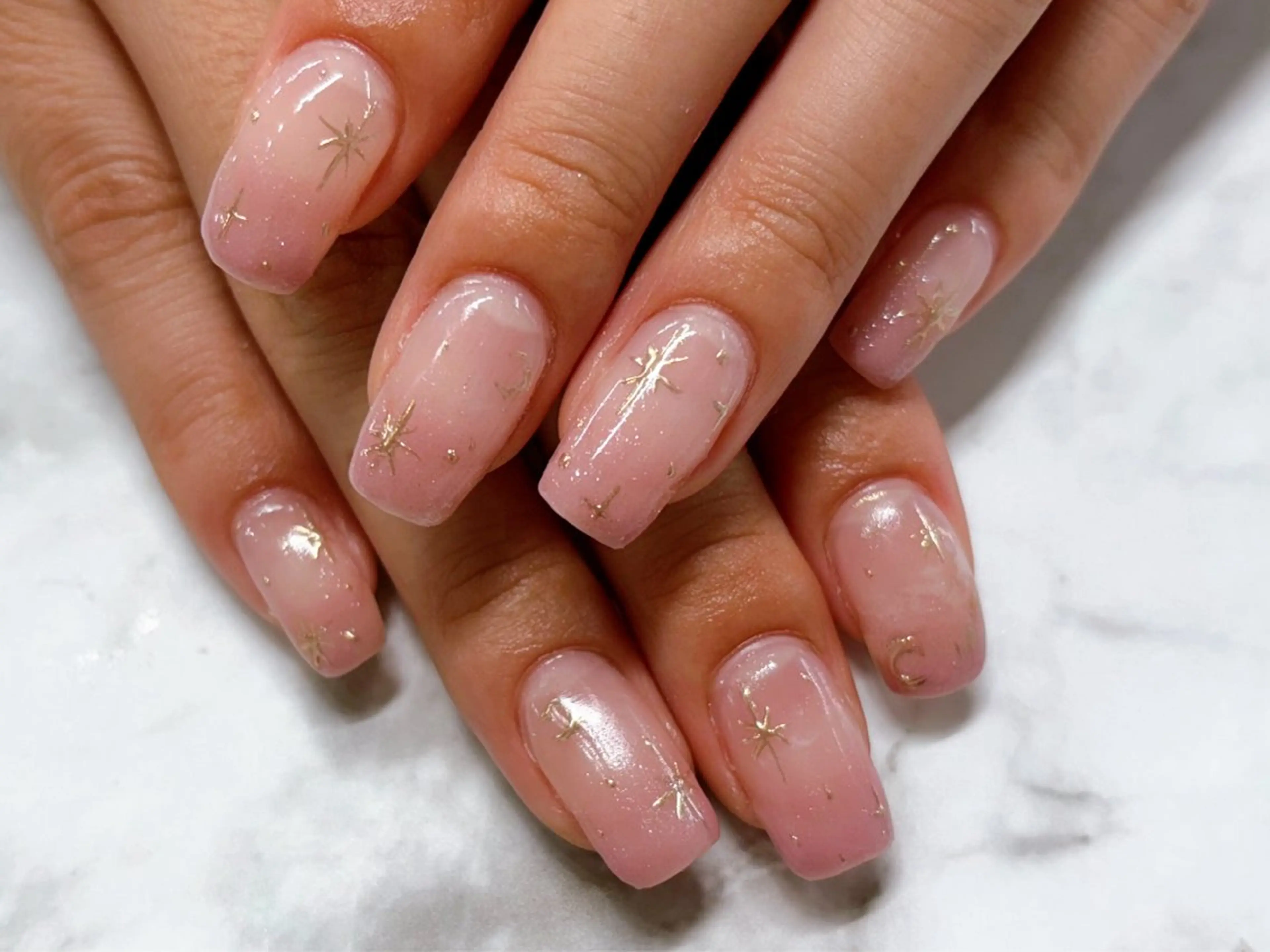 ネイル アートネイル グラデーション ミラーネイル ハンドネイル Lani🌈Nail Konatsuのネイルデザイン