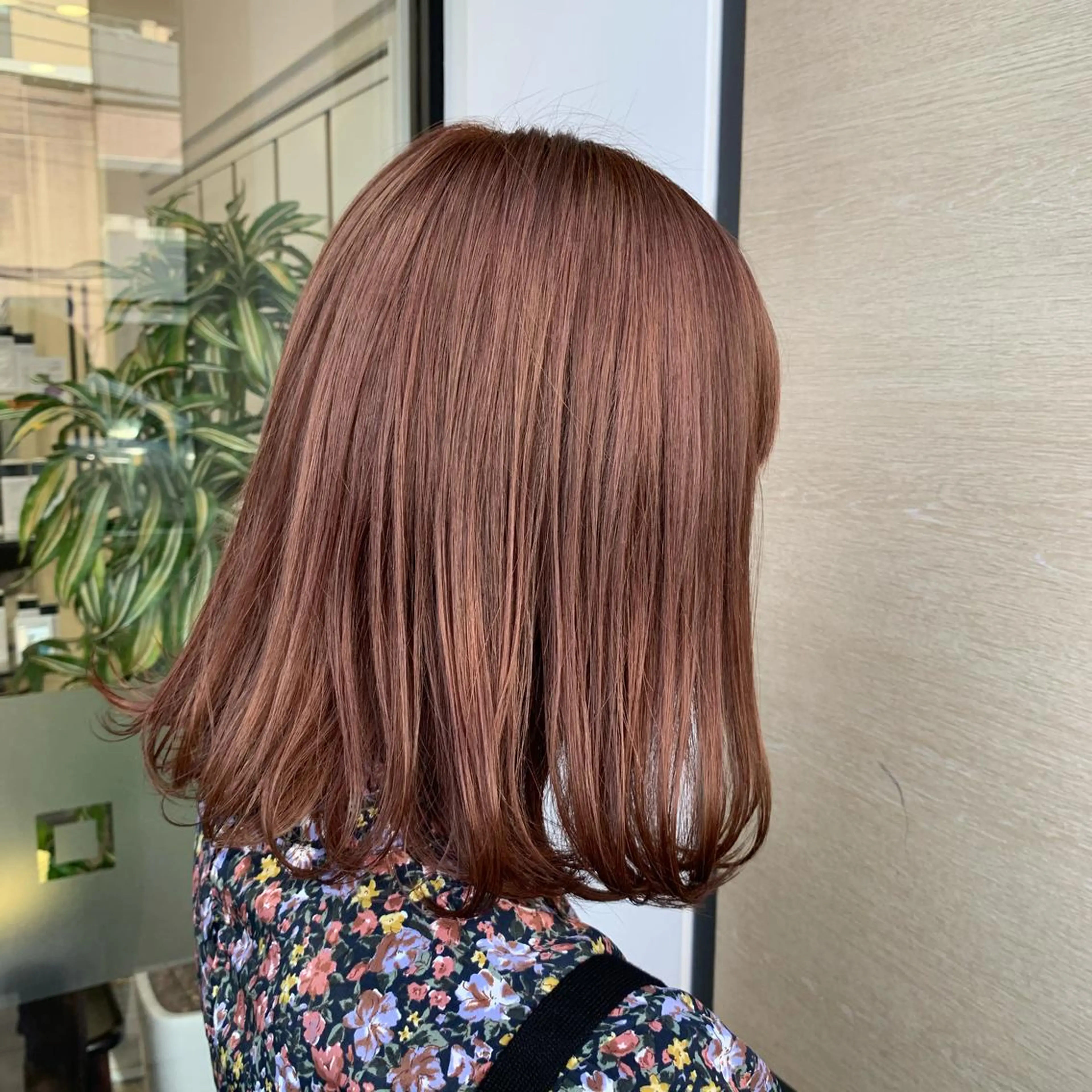 ミディアム カラー ブリーチ ブラウンカラー ピンクカラー ピンクブラウン ヘアカラー トリートメント ウスイ ハルカのヘアスタイル