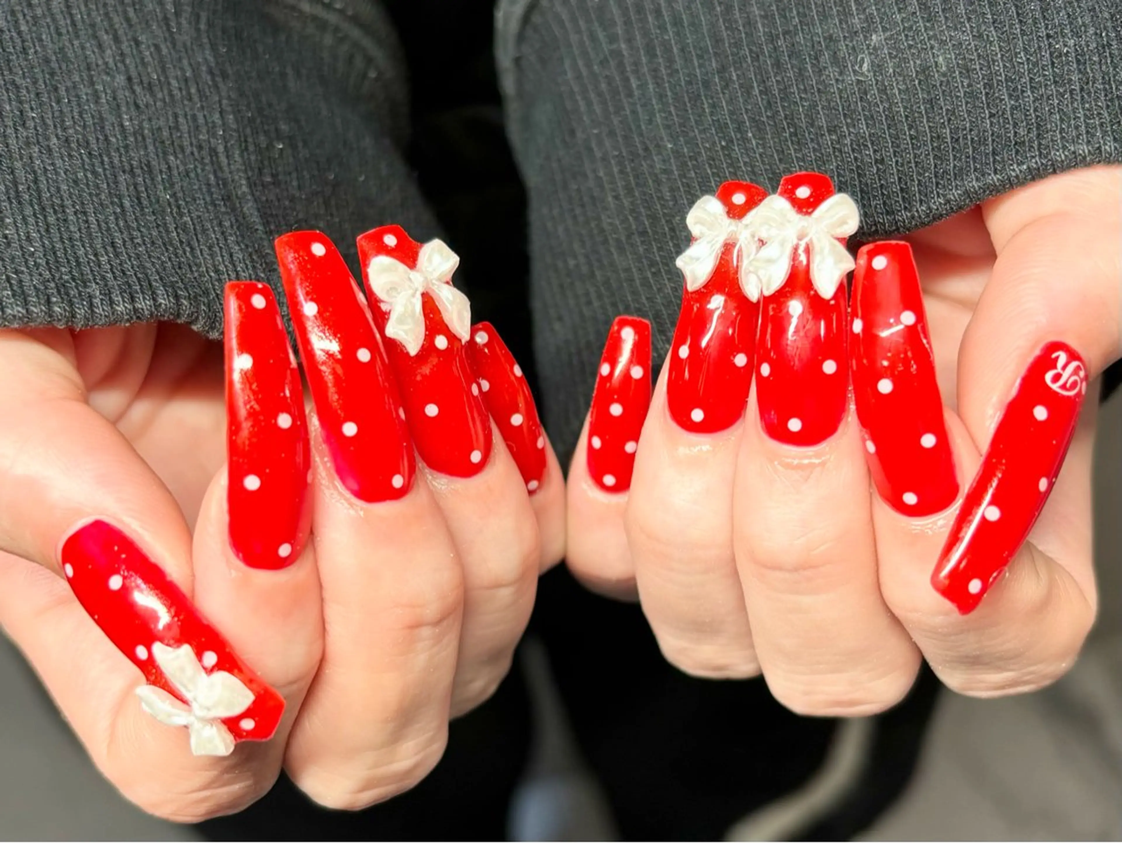 ネイル ドット ハンドネイル フットネイル moca心斎橋所属・˚✧⁺⭐︎༚moca miyuu⁎⁺˳✧༚のネイルデザイン