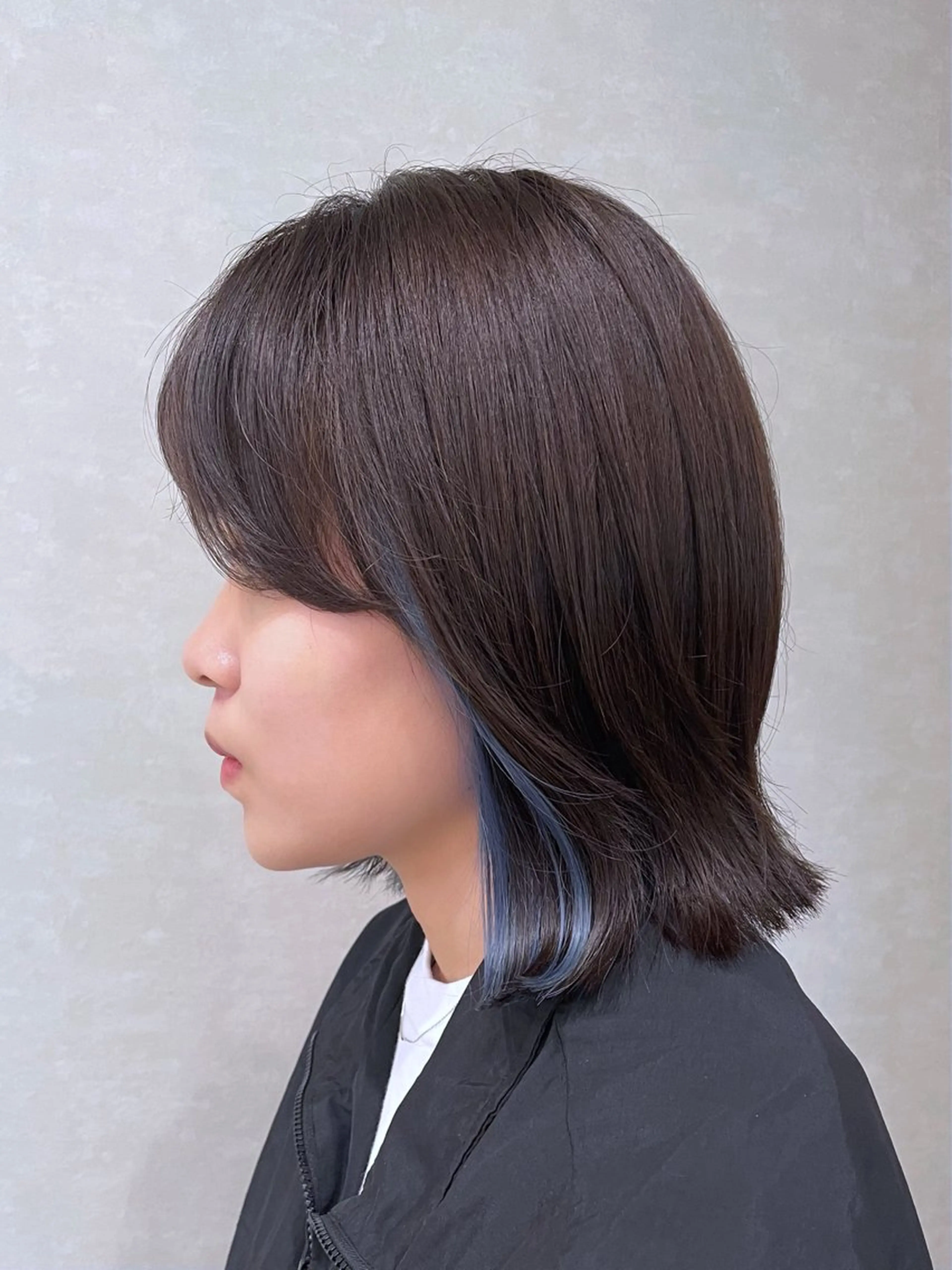 ショート カラー ブリーチ ブルーカラー イヤリングカラー 小川 泉美のヘアスタイル