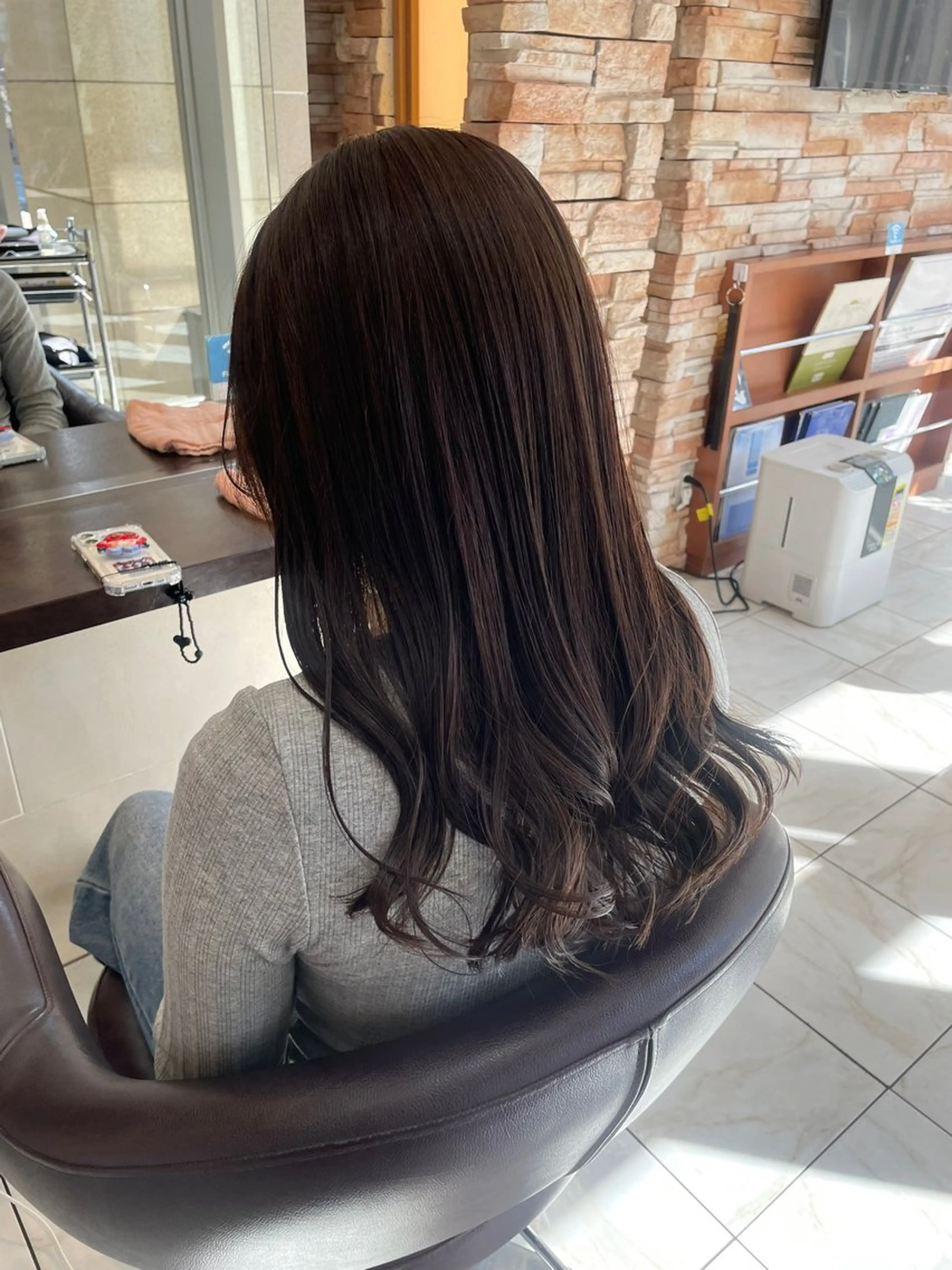 セミロング カット ヘアカラー 垢抜け透明感カラー 🌻篠崎梓🌻のヘアスタイル