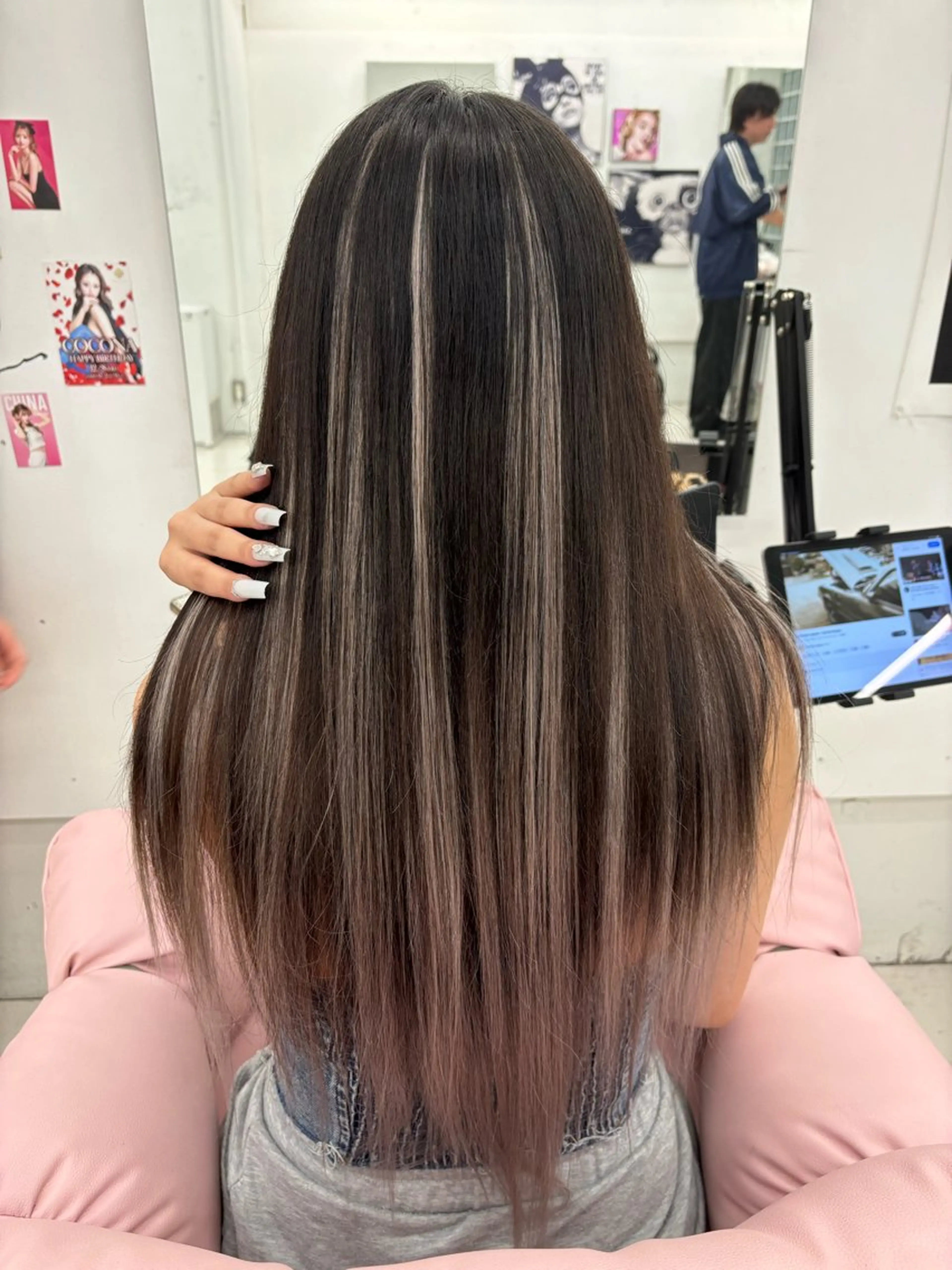 ロング ハイライト エクステ 中村 海星のヘアスタイル