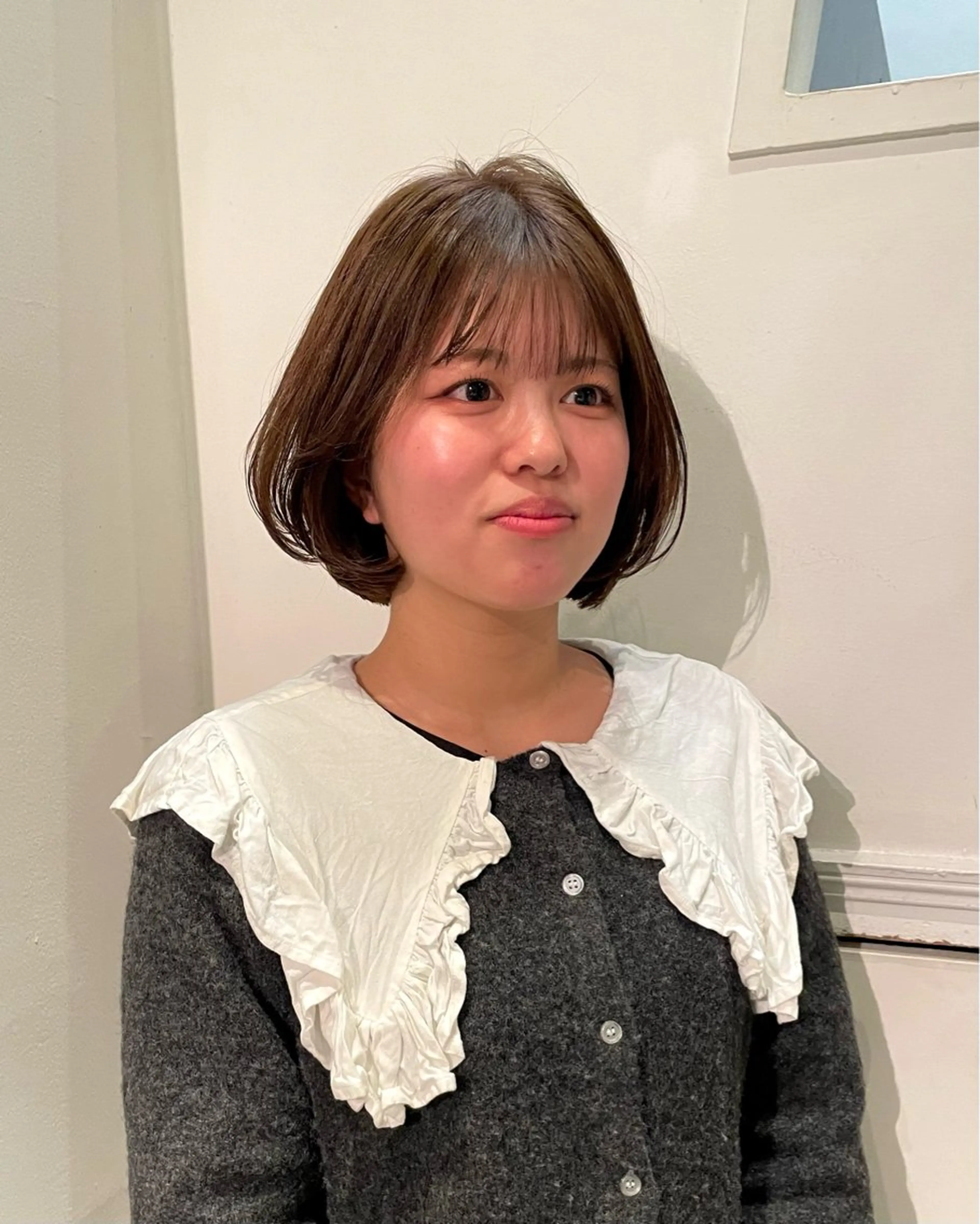 ミディアム カット ヘアカラー トリートメント 向坂 亜美のヘアスタイル