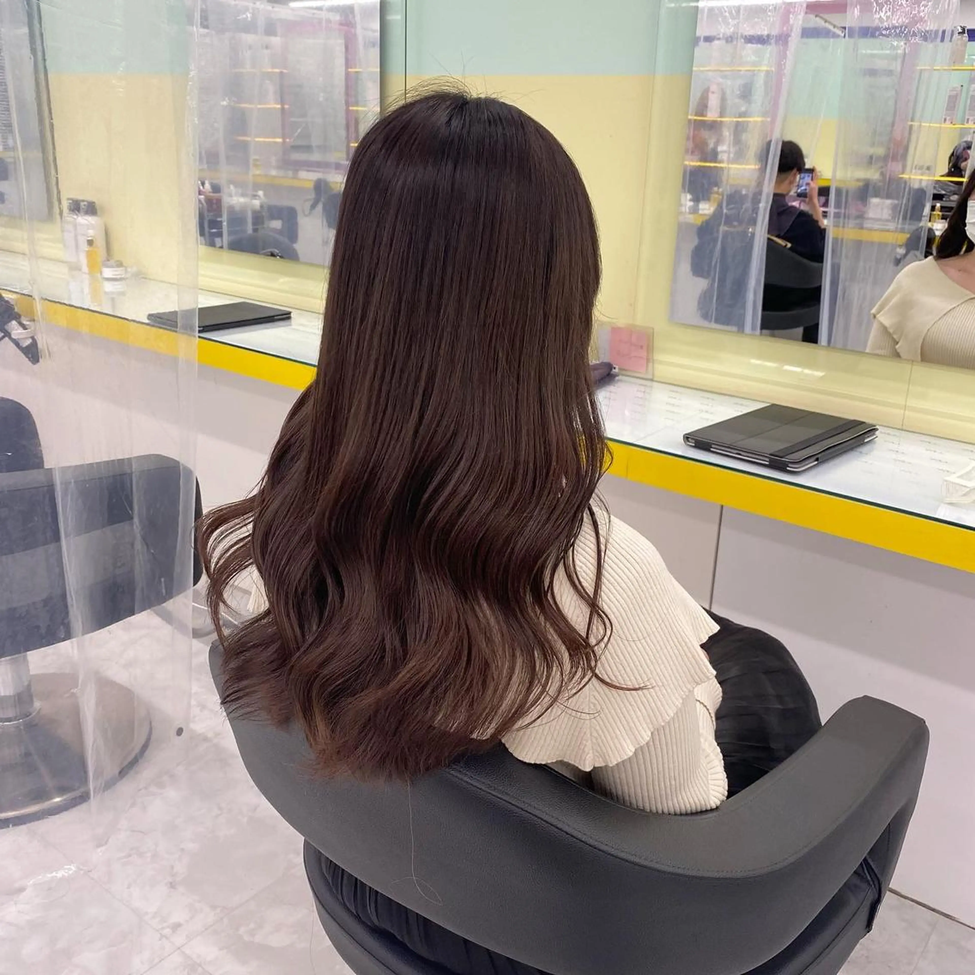 ミディアム カラー パーマ ヘアアレンジ メンズ キッズ ネイル マツエク・マツパ アイブロウ ブラウンカラー ラベンダーカラー ラベンダーブラウン カラーマツエク ブラウン Lumo所属・💖横浜ブリーチなし 💖MIHOのヘアスタイル