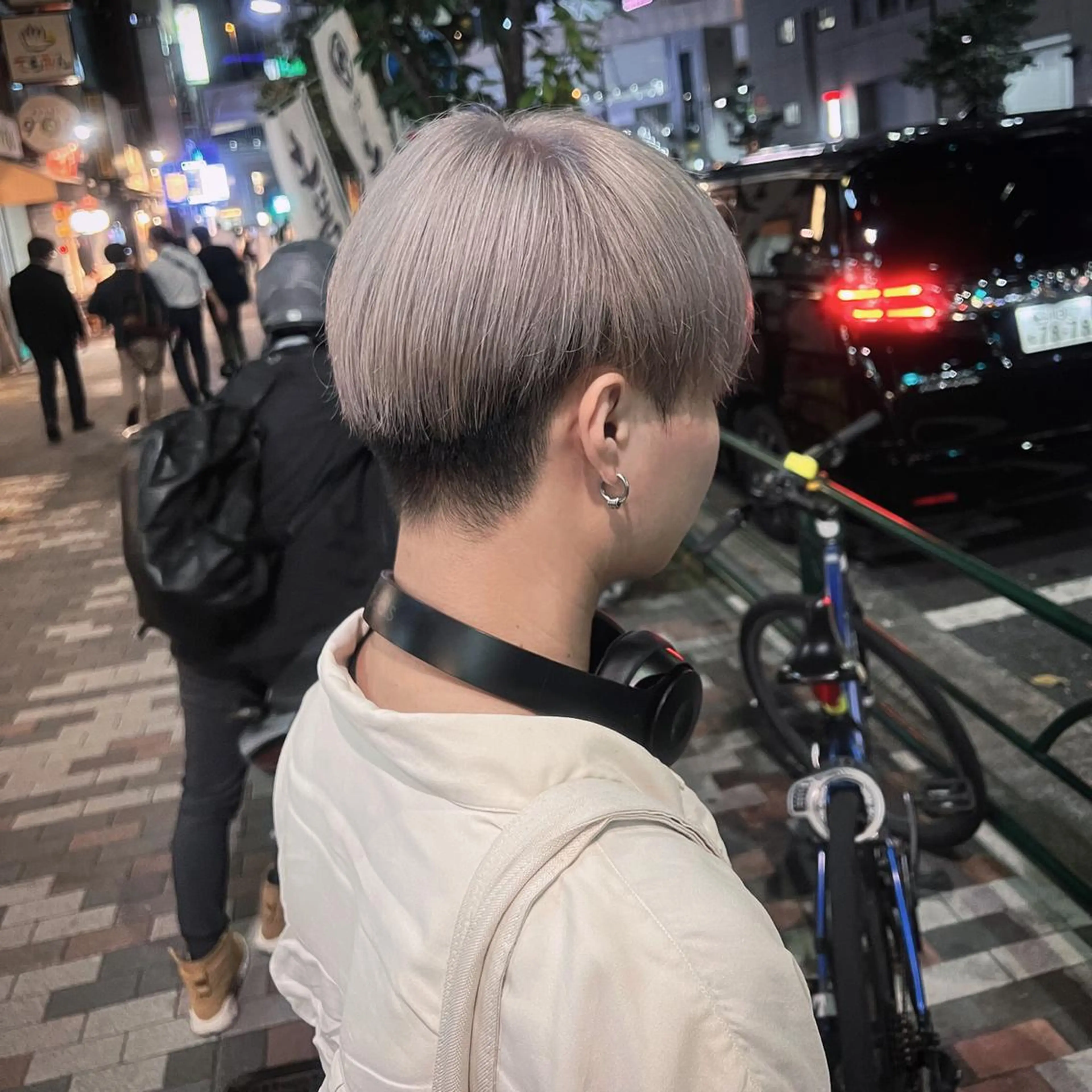 ショート カラー パーマ メンズ シルバー ホワイトシルバー カット ヘアカラー トリートメント メンズ特化/パーマ/ メッシュ/竜成のヘアスタイル