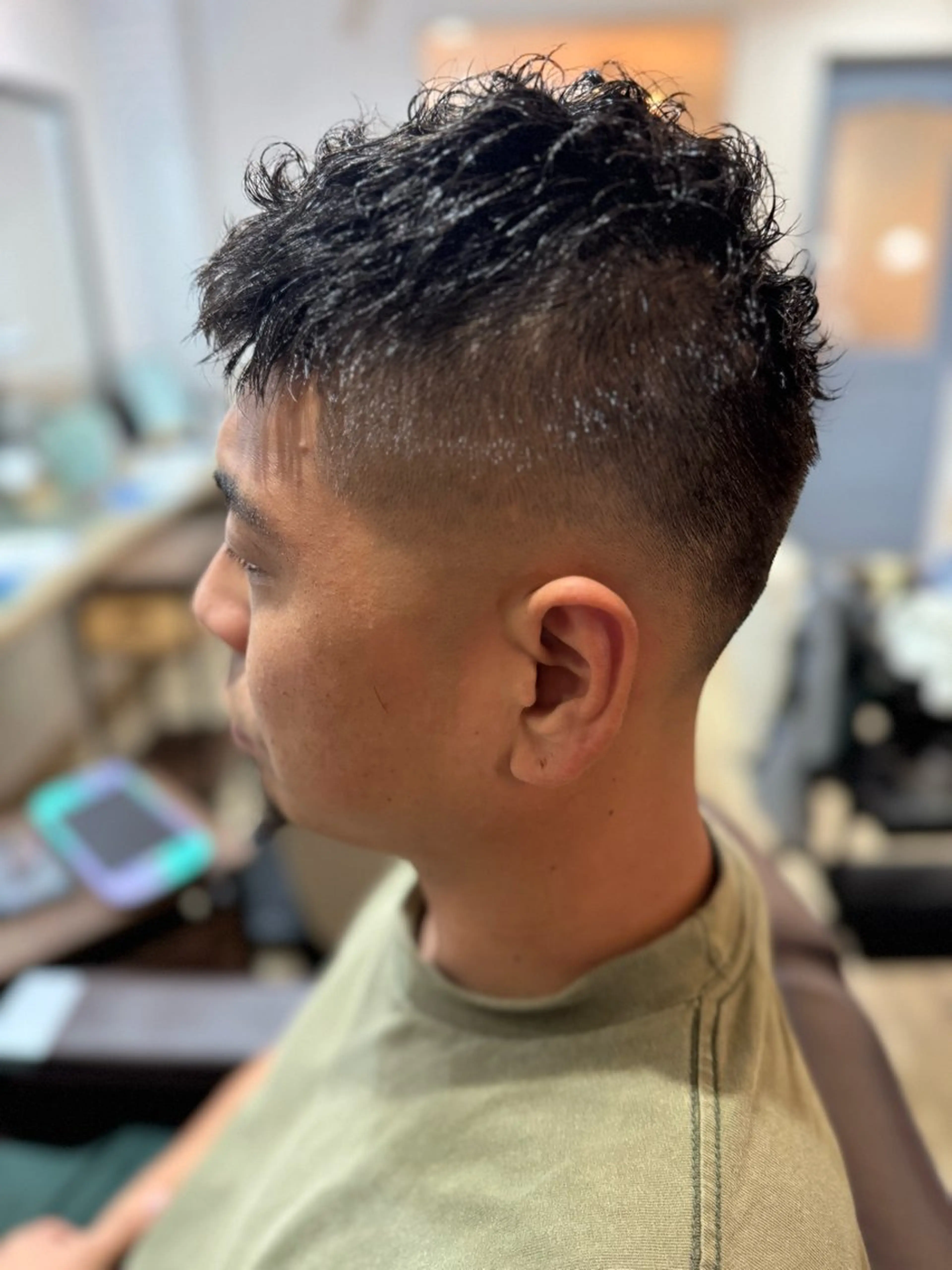 ショート パーマ メンズ フェードカット メンズパーマ スキンフェード 樋口 まさみのヘアスタイル