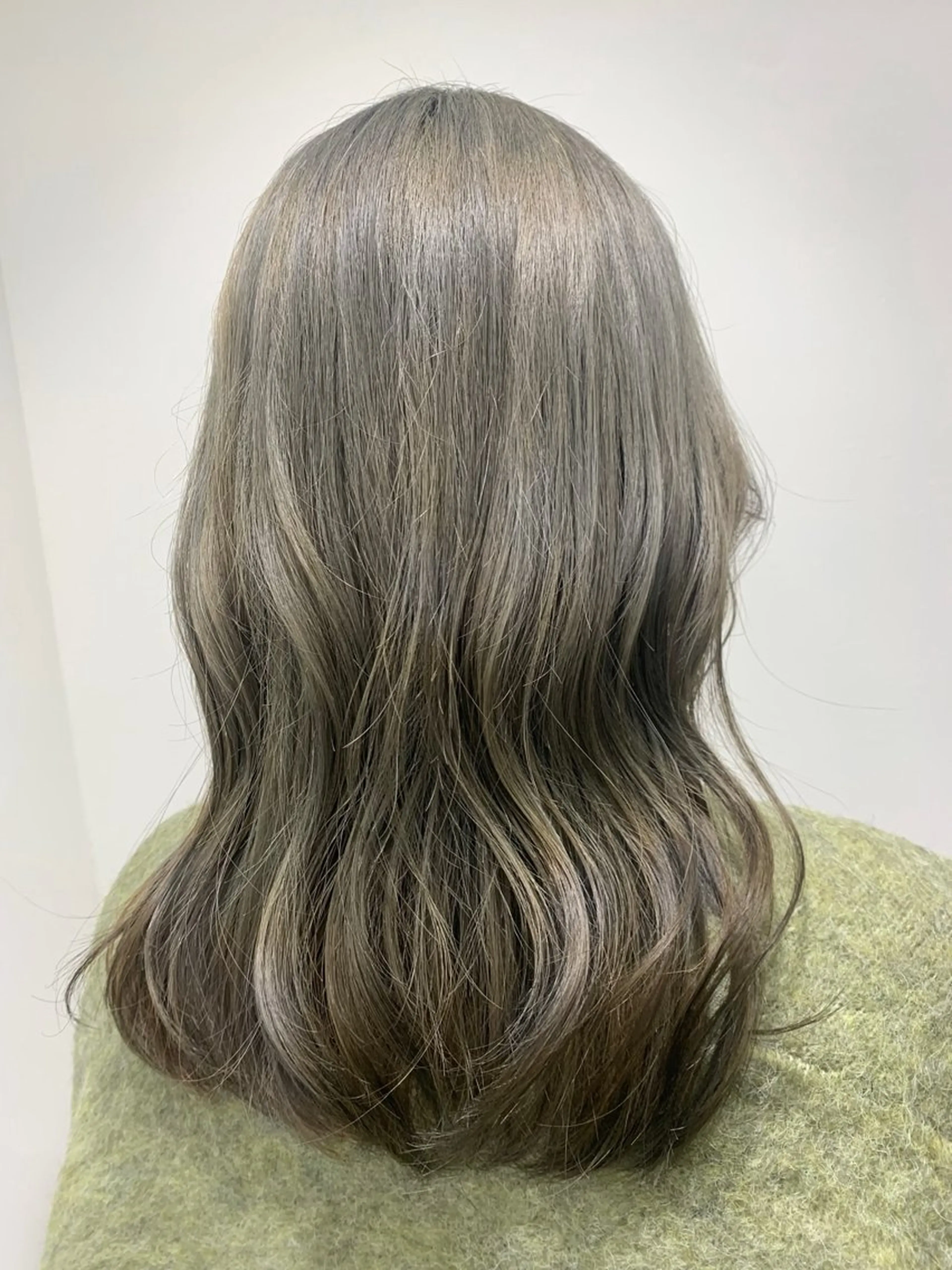 セミロング Rina🪄 韓国風レイヤーcutのヘアスタイル