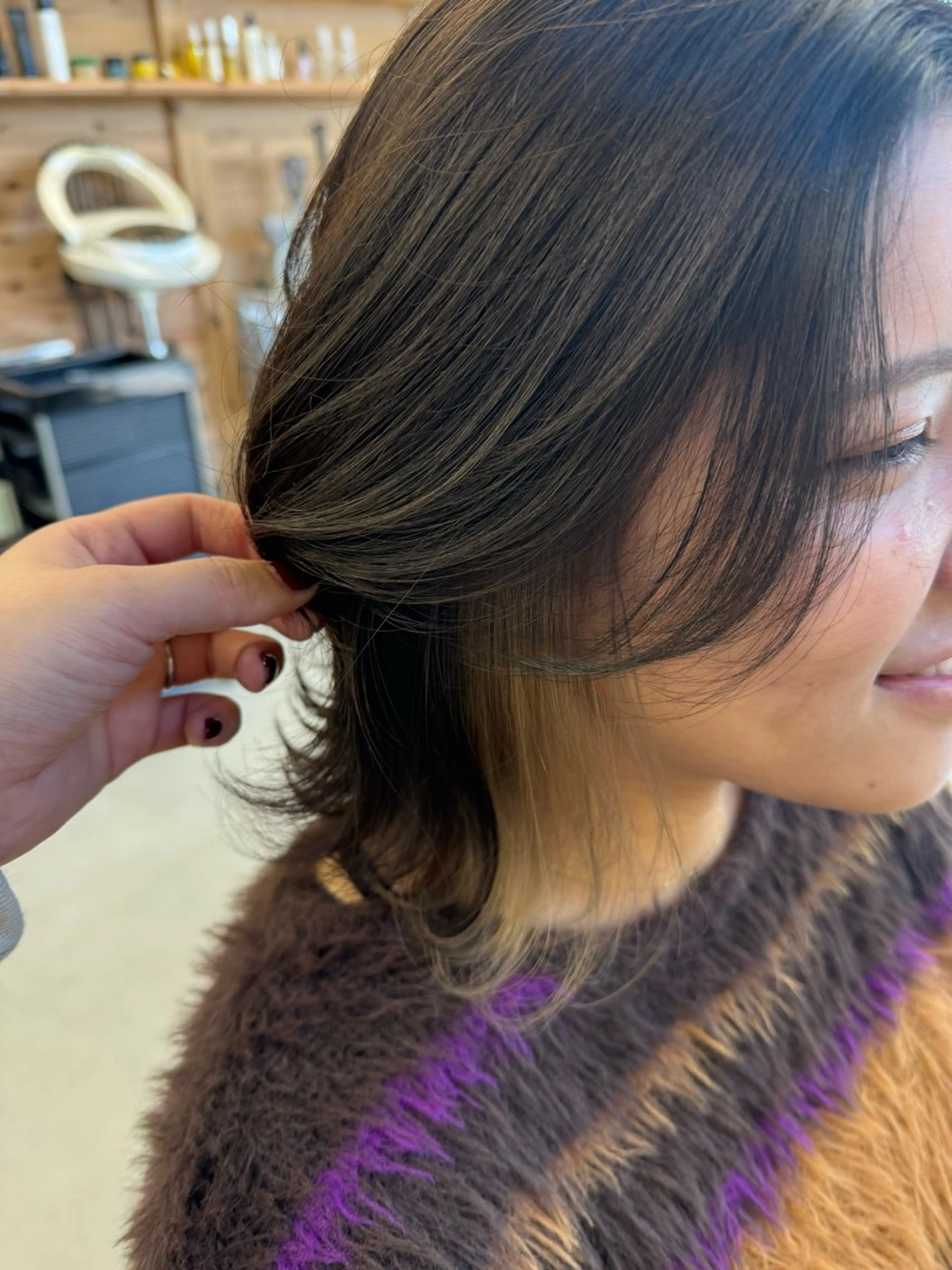 ミディアム カラー インナーカラー 顔まわりレイヤー レイヤーカット chim _SiLOのヘアスタイル