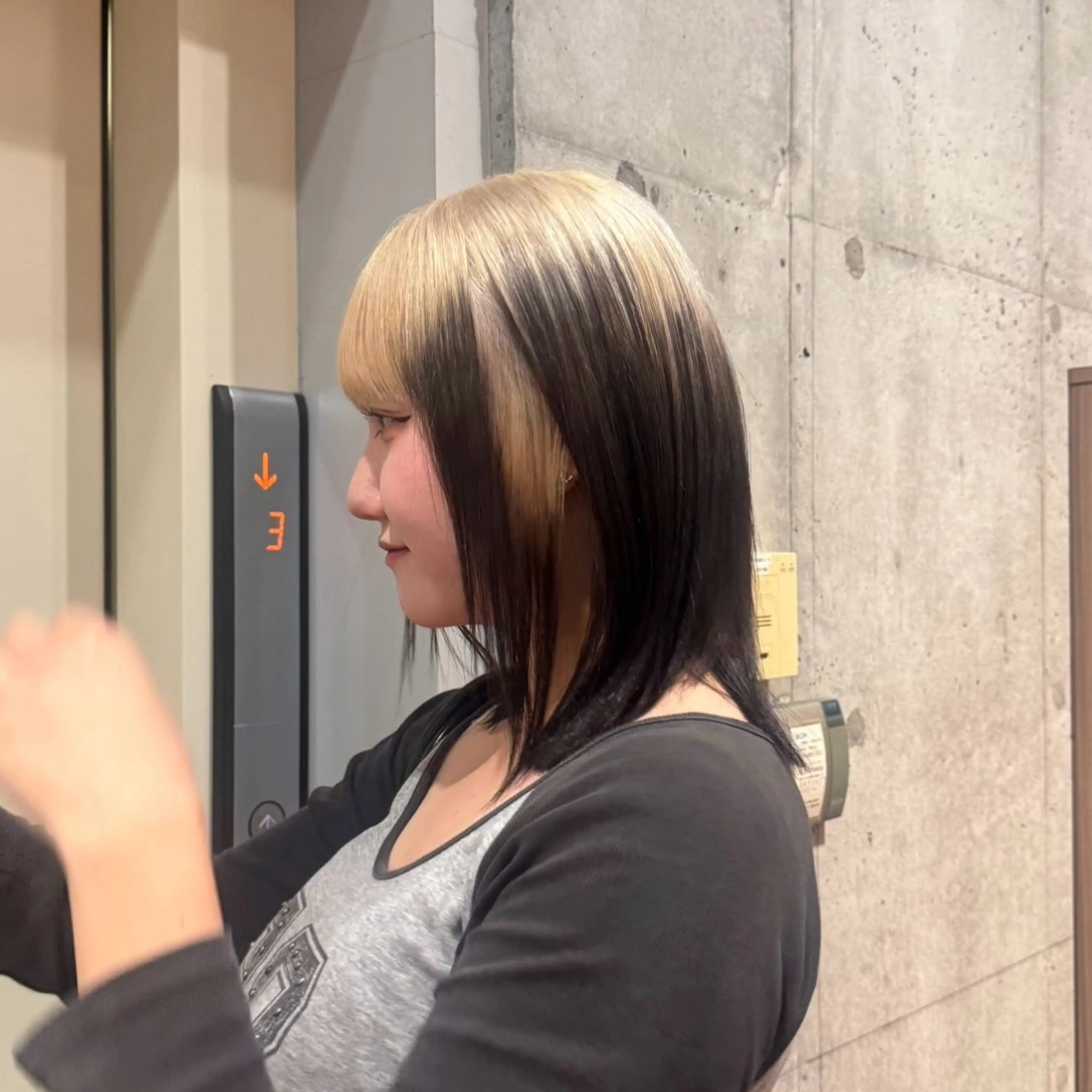 セミロング earth吉祥寺店所属・吉祥寺/koume/ カラー/レイヤーのヘアスタイル