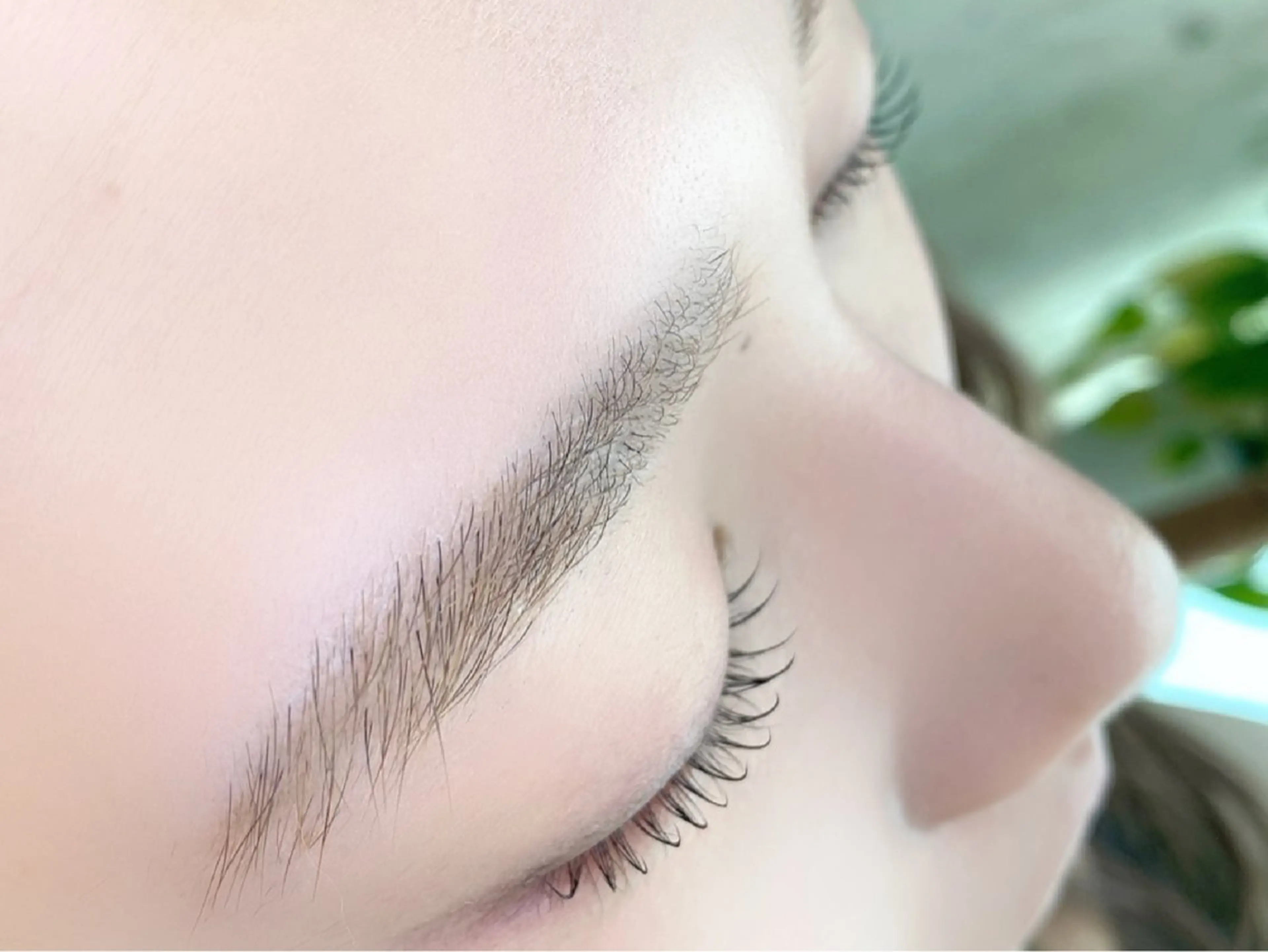 マツエク・マツパ LITMUS HAIR SALON所属・末吉 結衣の眉毛・アイブロウイメージ