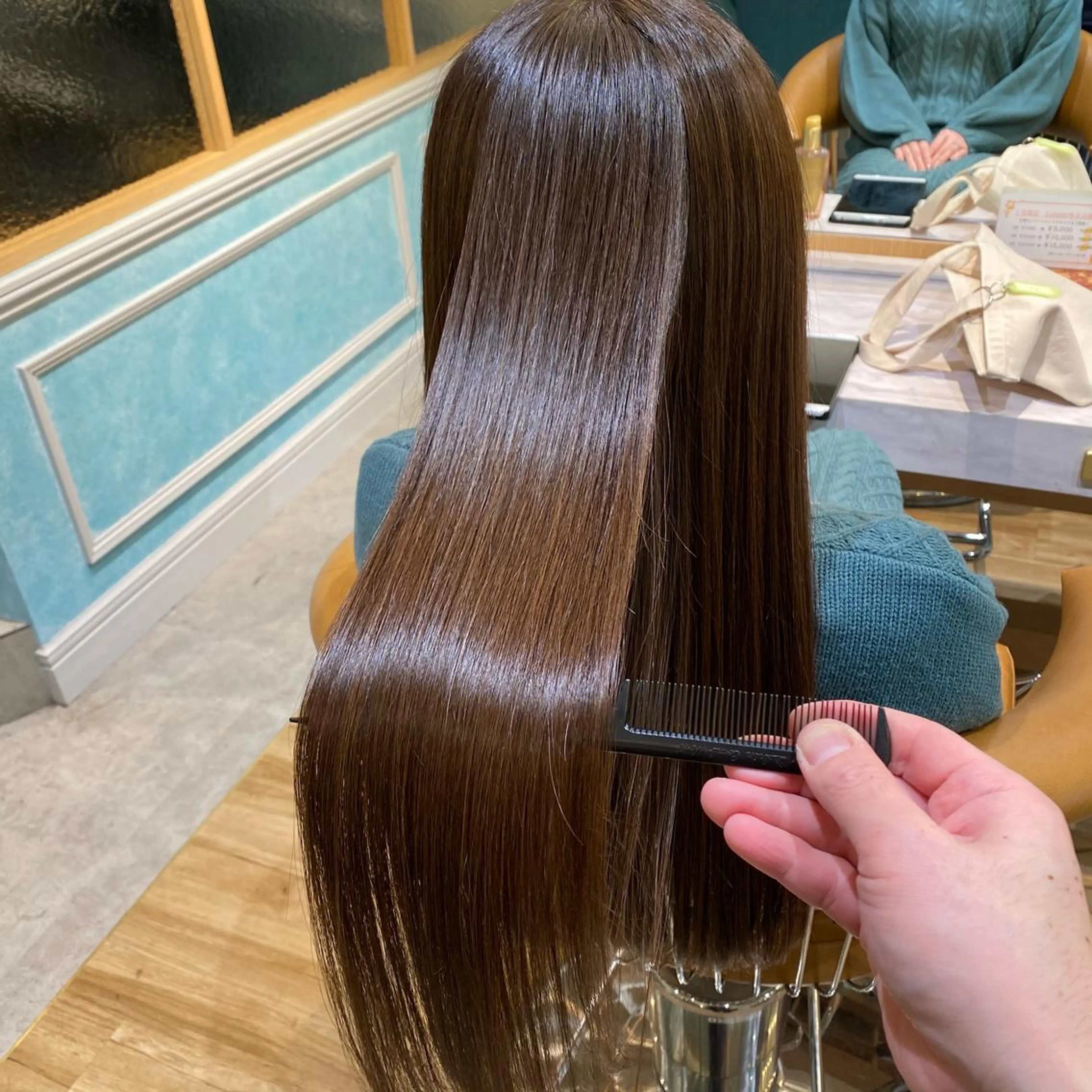 ロング 髪質改善 トリートメント 山本翔一郎 韓国顔周りレイヤーのヘアスタイル