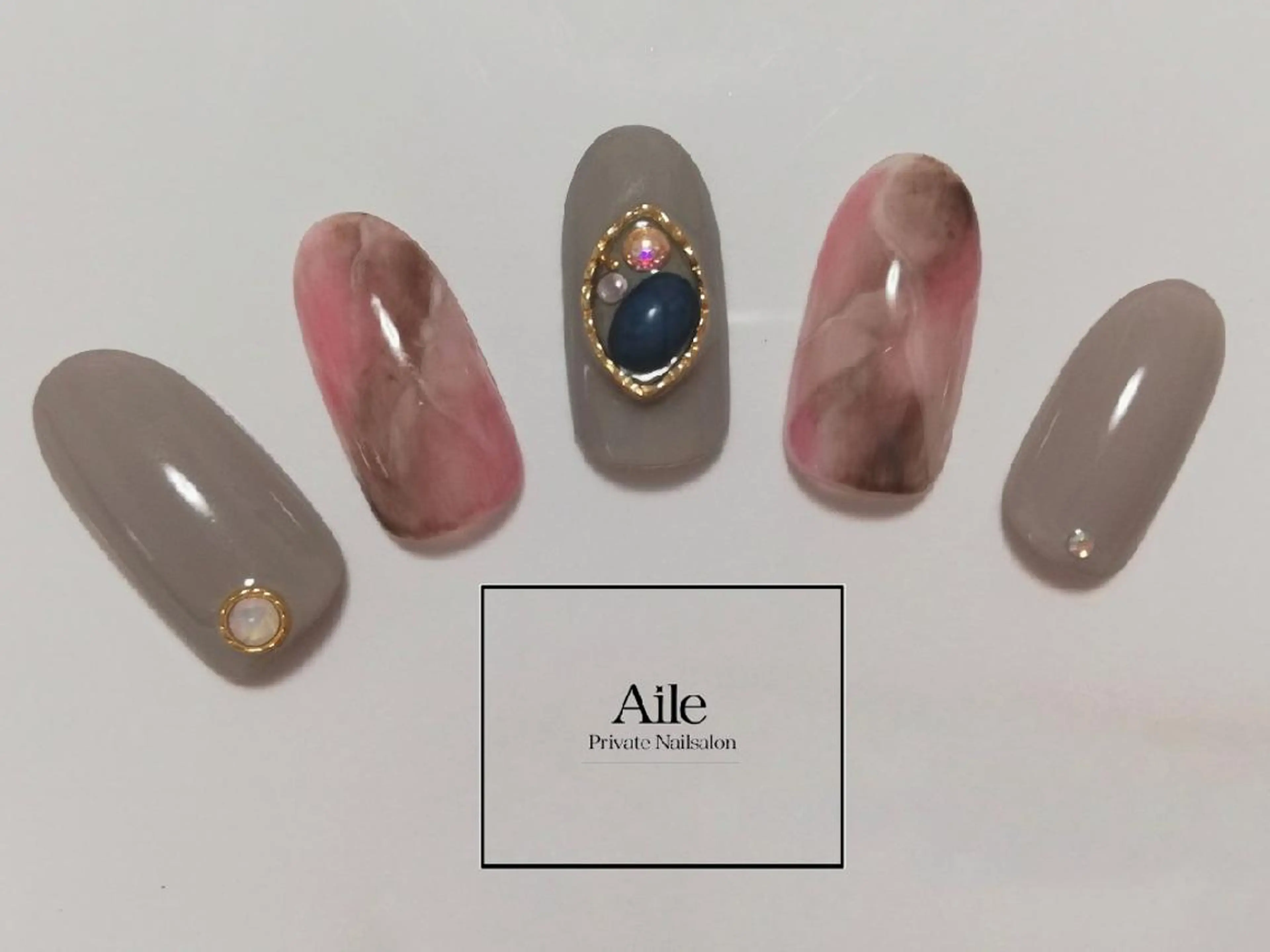 ネイル ニュアンスネイル なが さきのネイルデザイン