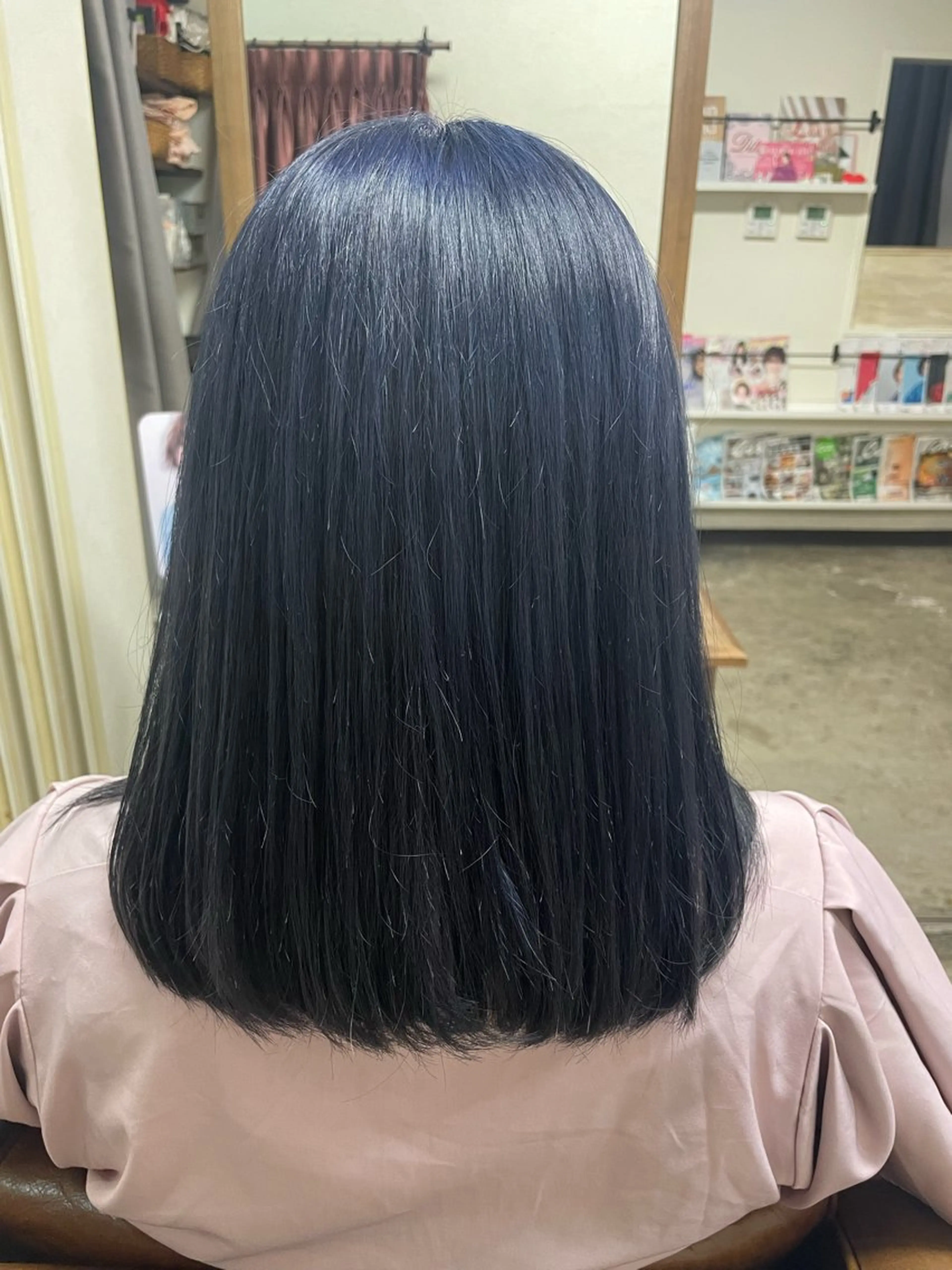 ミディアム カラー コヤナギ ラムのヘアスタイル