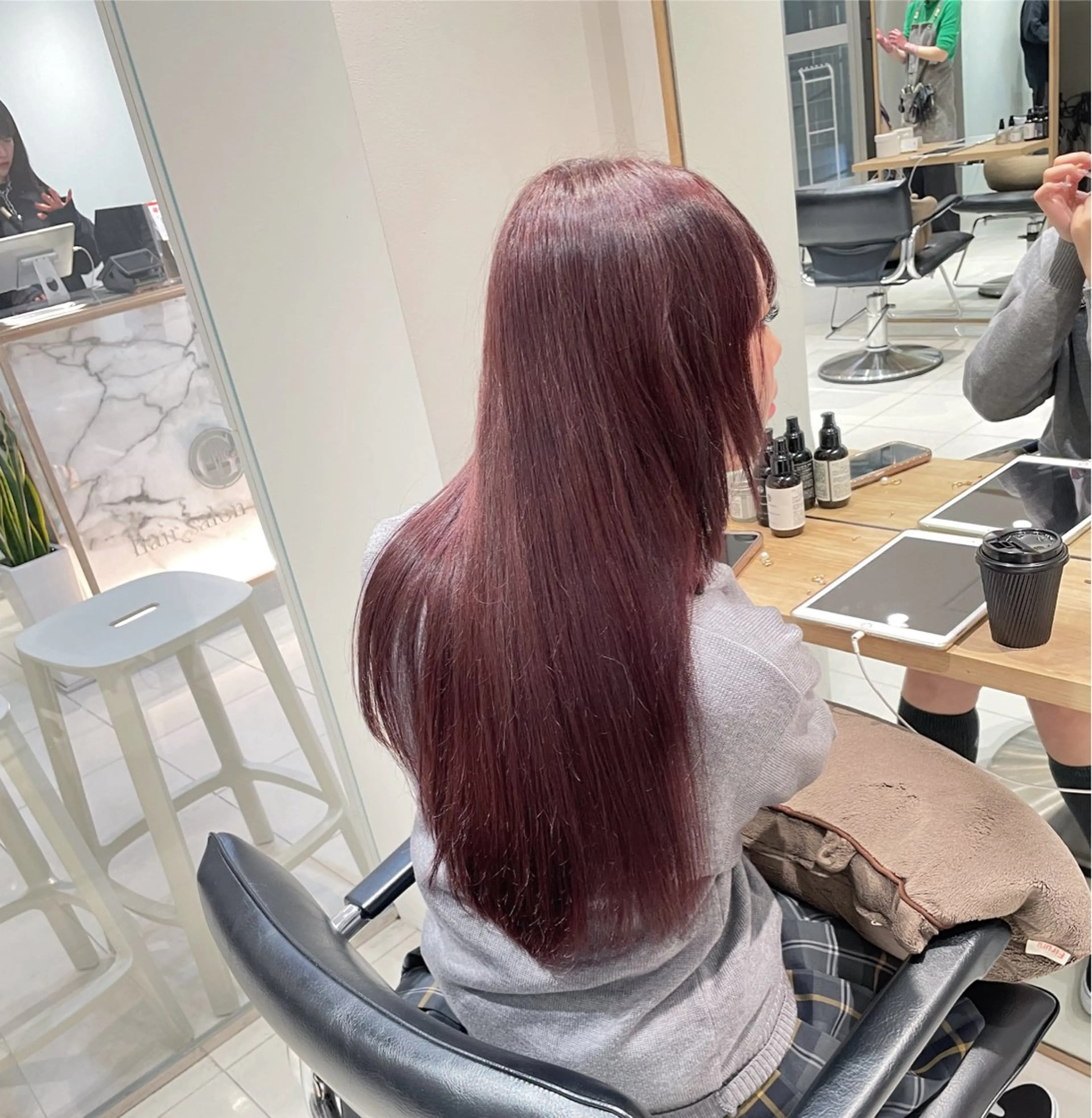 ロング カラー ヘアアレンジ ブラウンカラー レッドカラー レッドブラウン ヘアカラー トリートメント ヘアセット 艶髪✨寒色カラー✨ 翁長孝輔のヘアスタイル