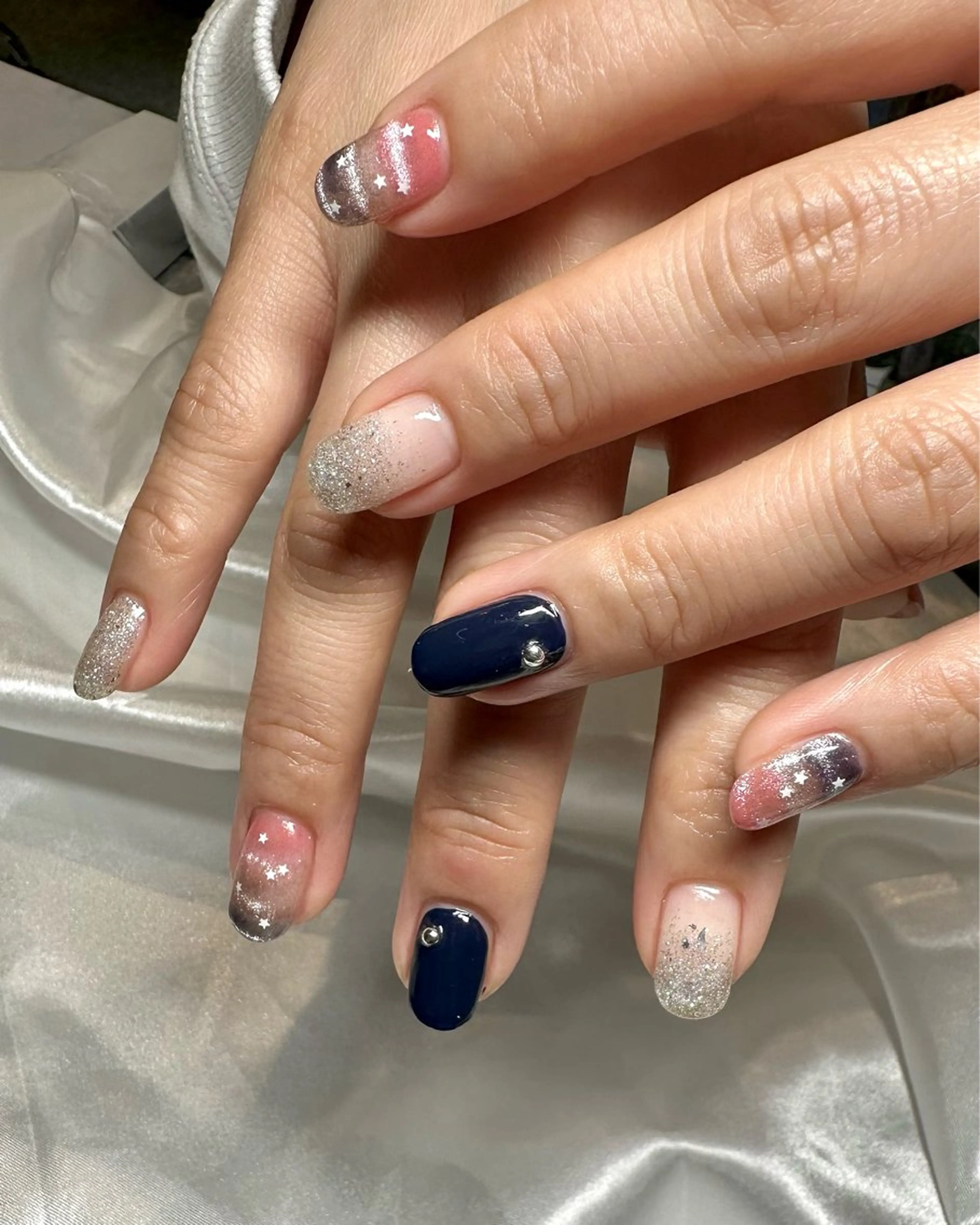 ネイル ボーダー カジュアル フラッシュネイル ホログラムネイル マグネットネイル ハンドネイル cres nail（スクールW内）所属・Sei ｜ cres nailのネイルデザイン