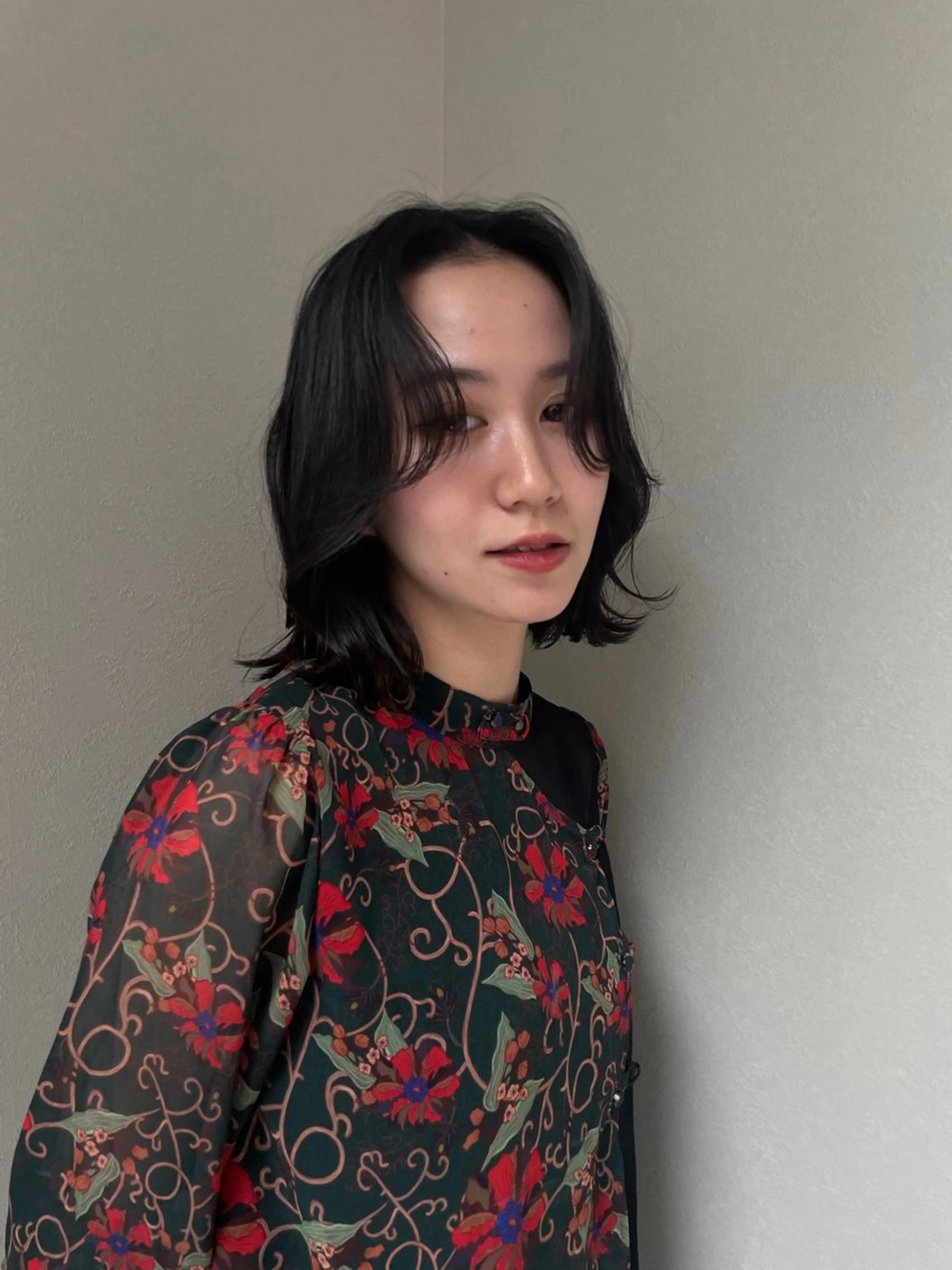 ミディアム ミディアムパーマ くびれヘア 外ハネヘア NORA GINZA U所属・長山 海秀のヘアスタイル