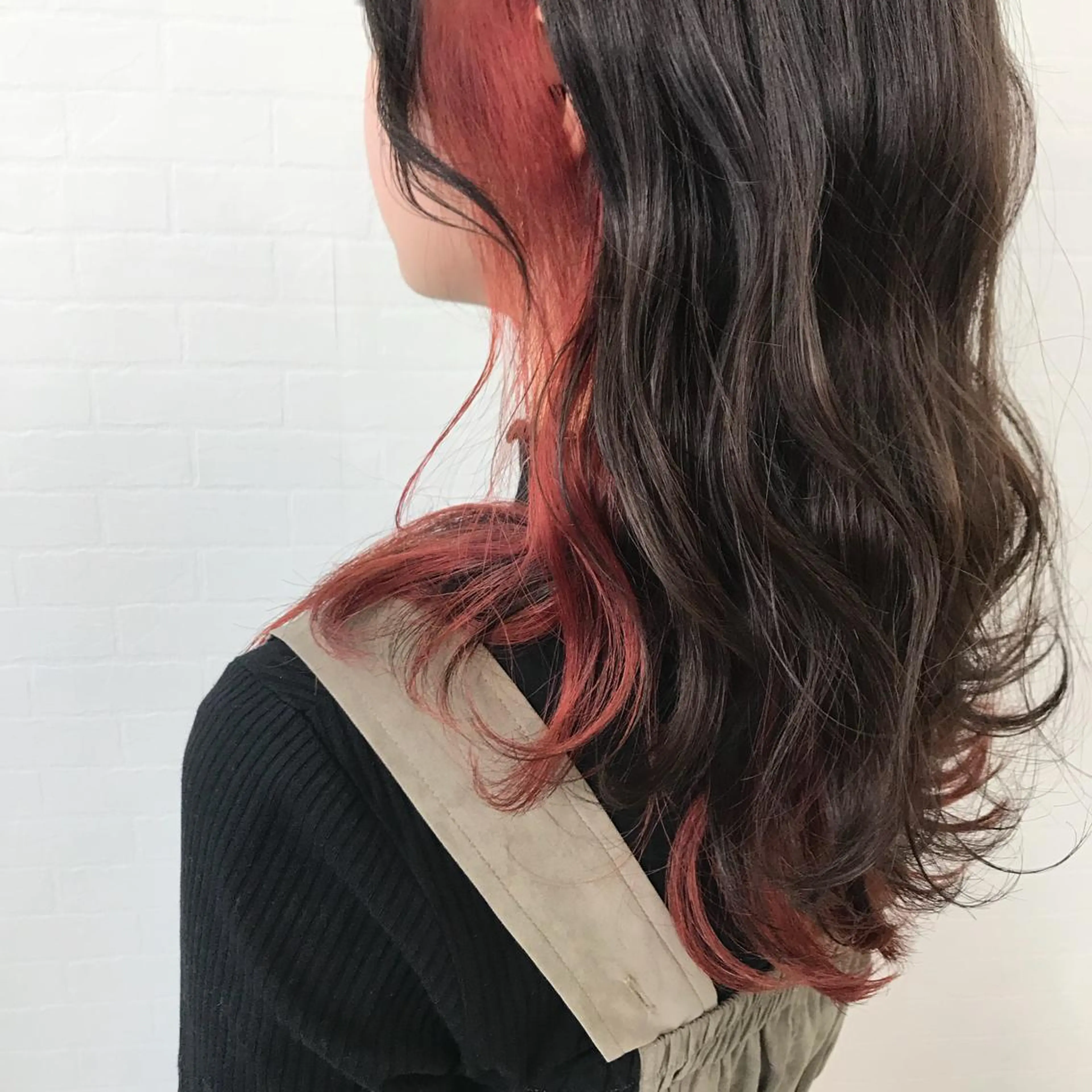 ロング カラー オリーブ/アッシュ やわらか透明感カラーのヘアスタイル