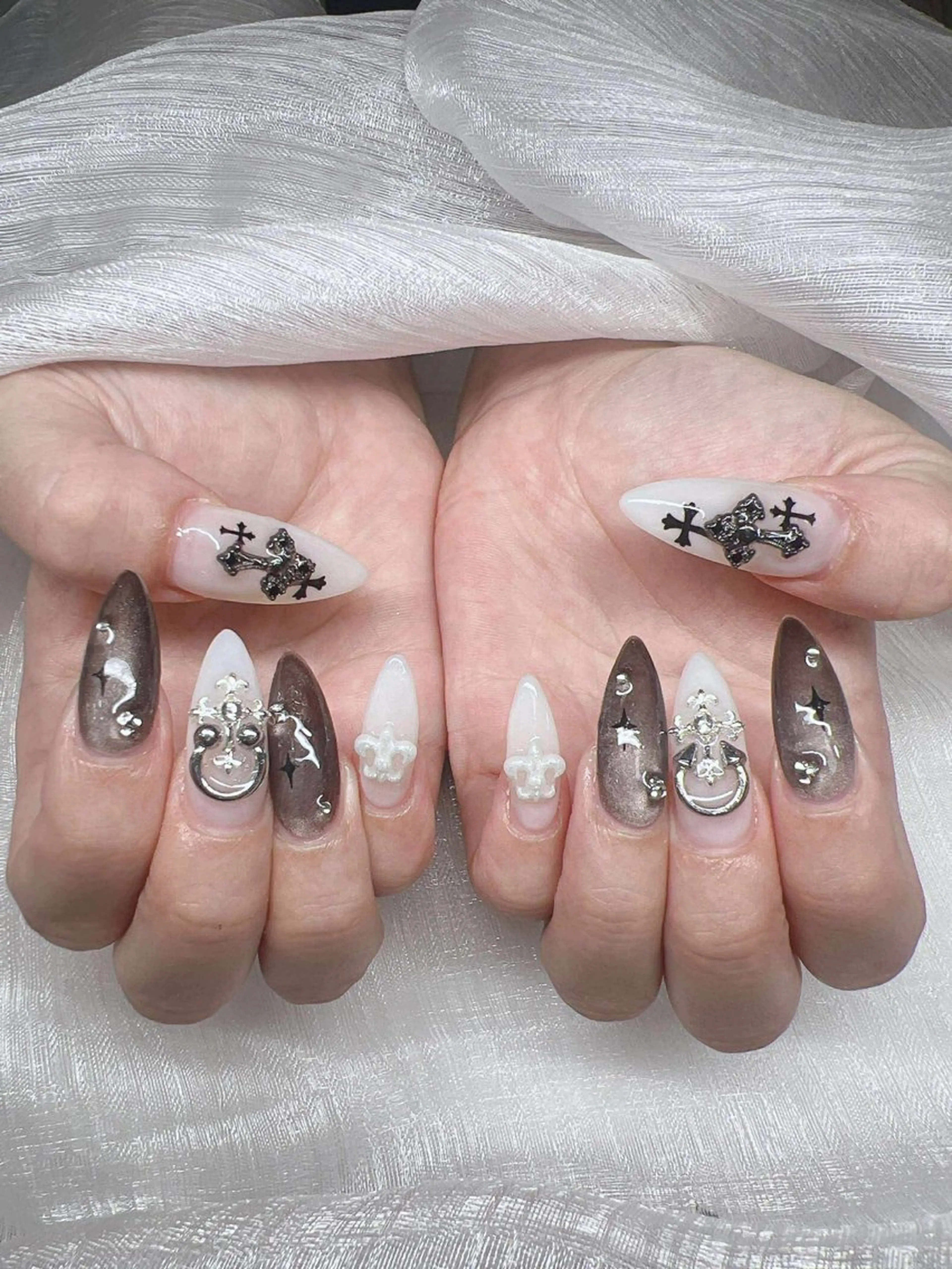 ネイル ハンドネイル Lee Nailsのネイルデザイン