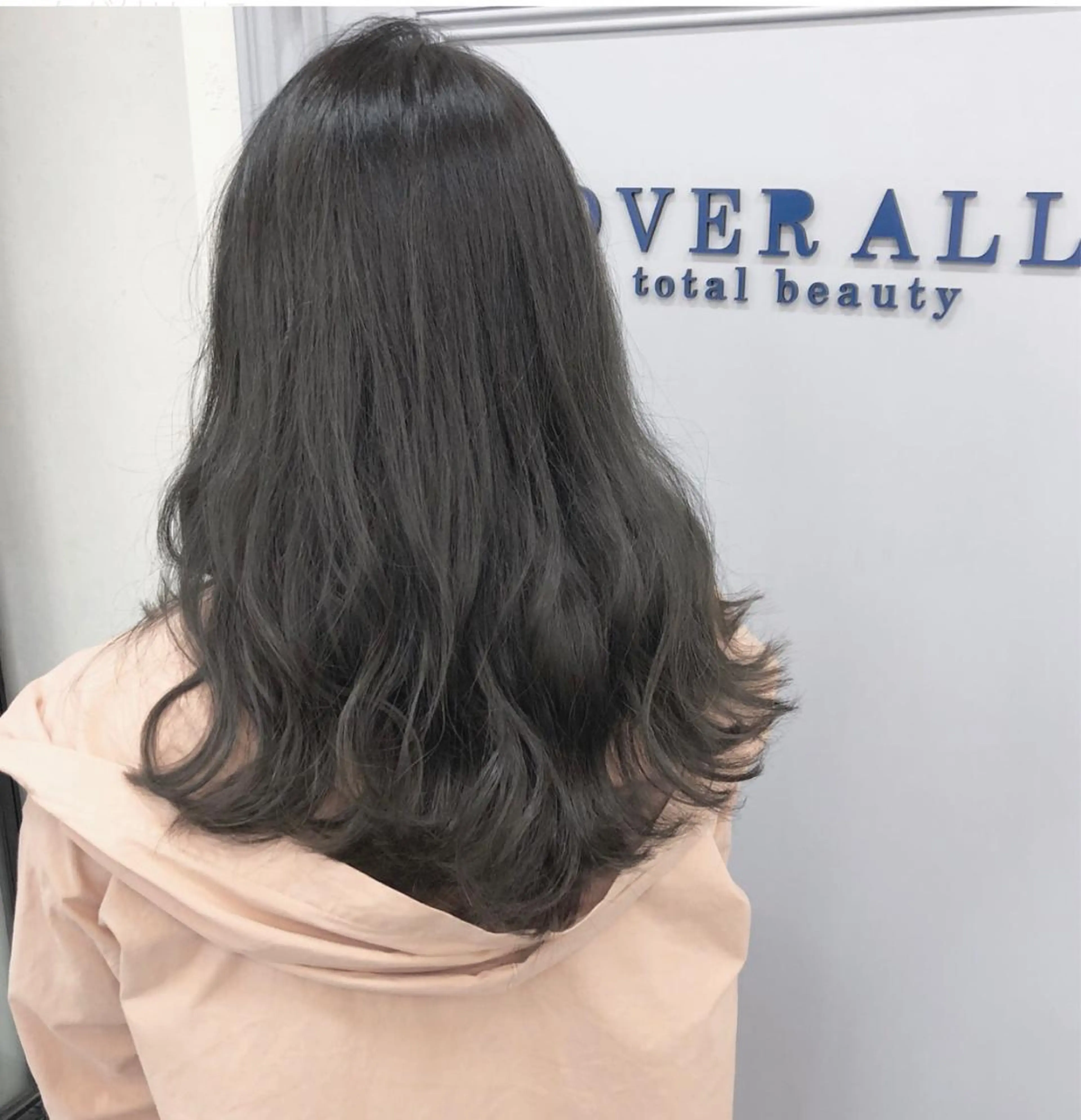 カラー 小島嵩人 縮毛矯正 髪質改善のヘアスタイル