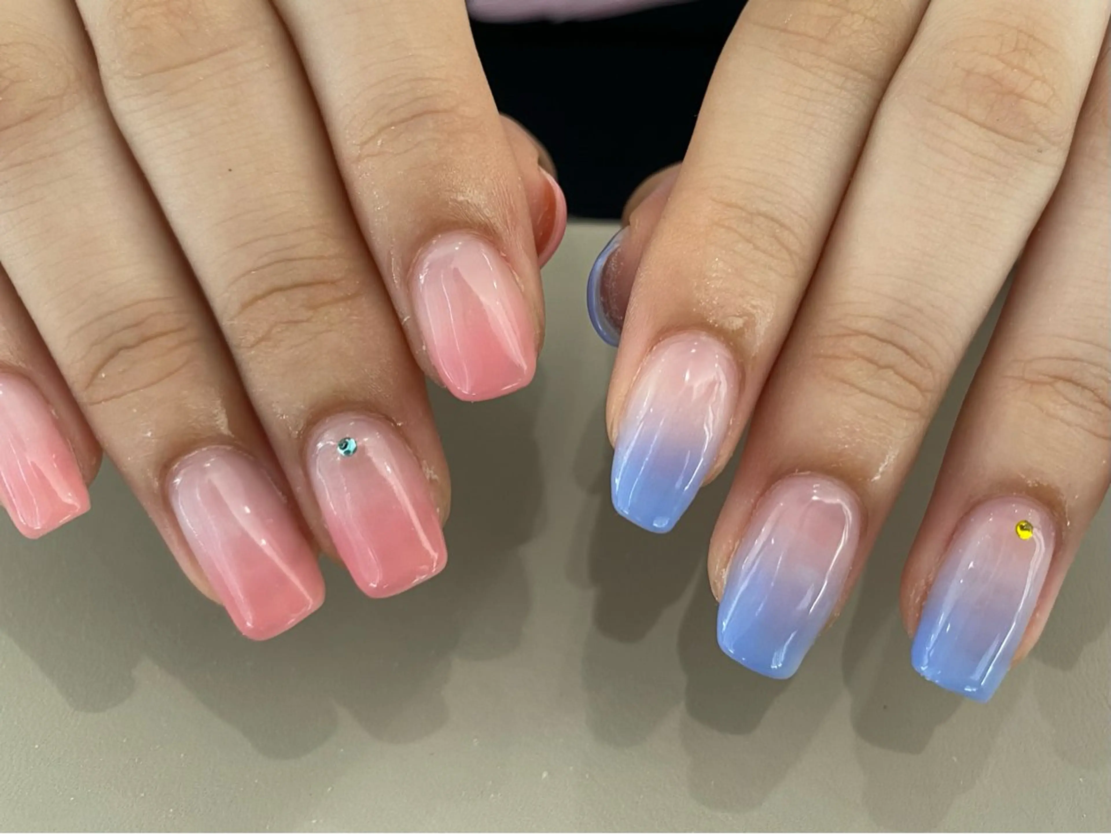 ネイル ブルー ピンク Yarm As Etel　。のネイルデザイン