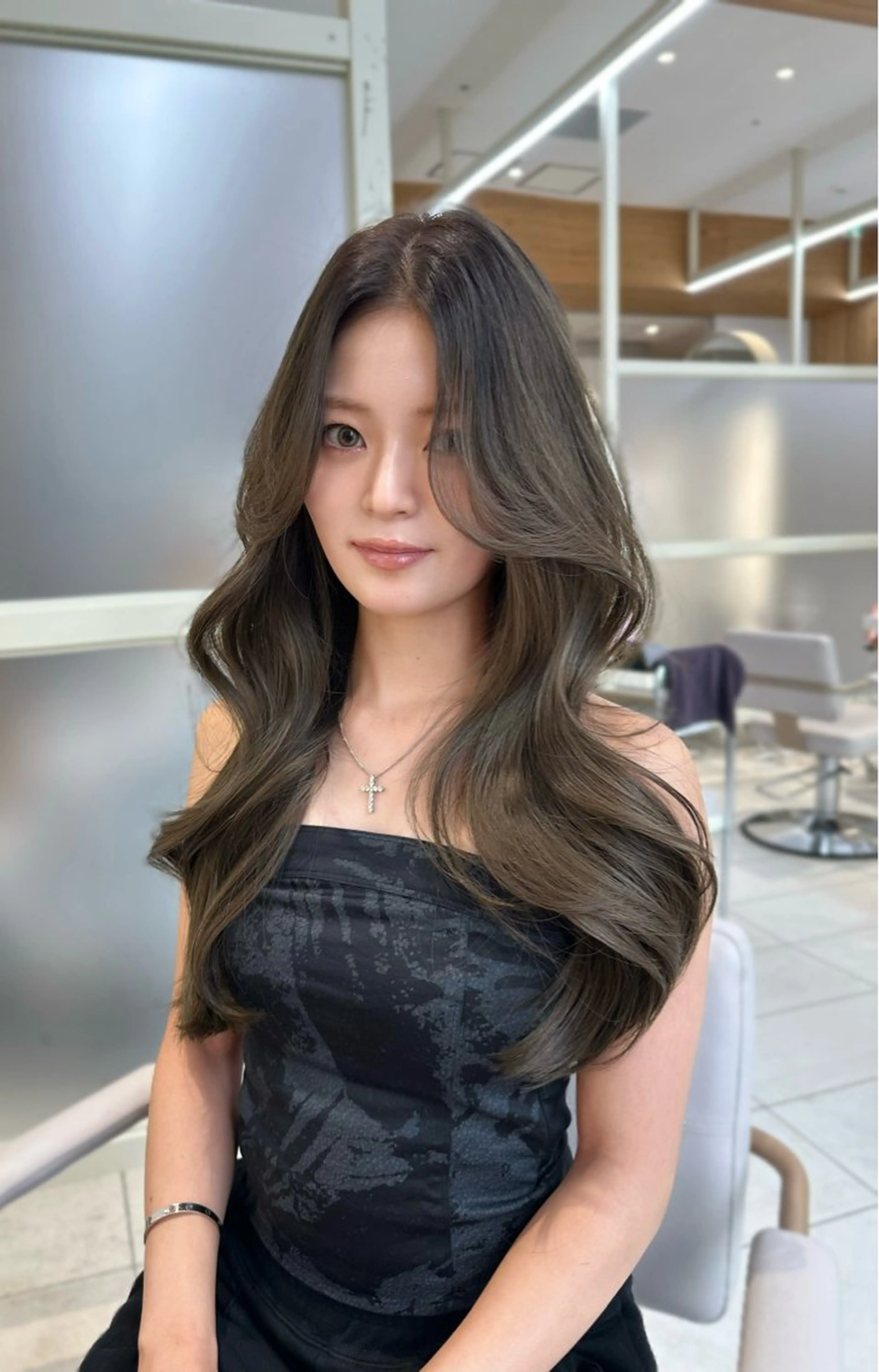 ロング oto🎀×美髪× シースルー前髪🤍のヘアスタイル