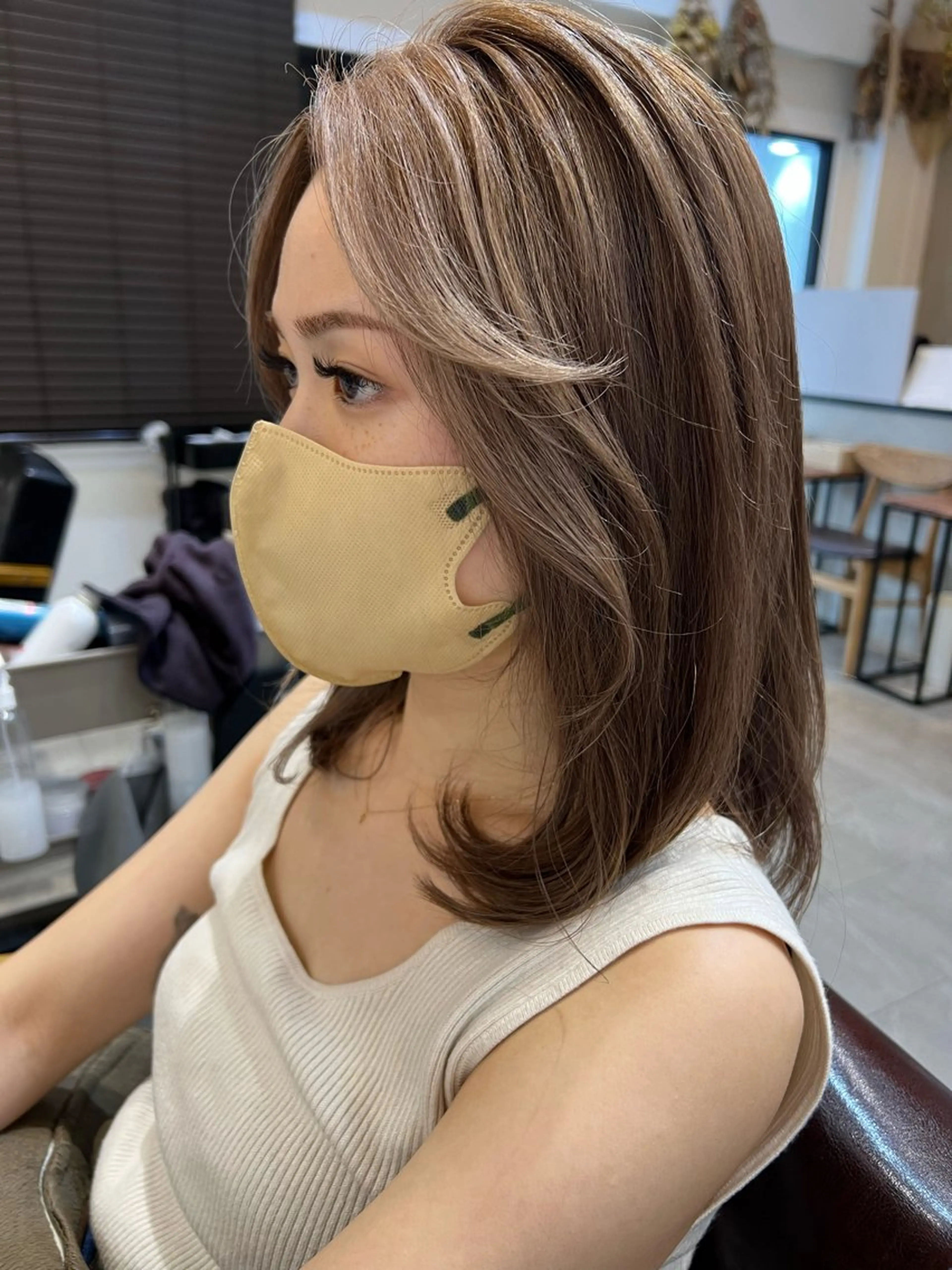 ミディアム カラー 南雲 由麻のヘアスタイル