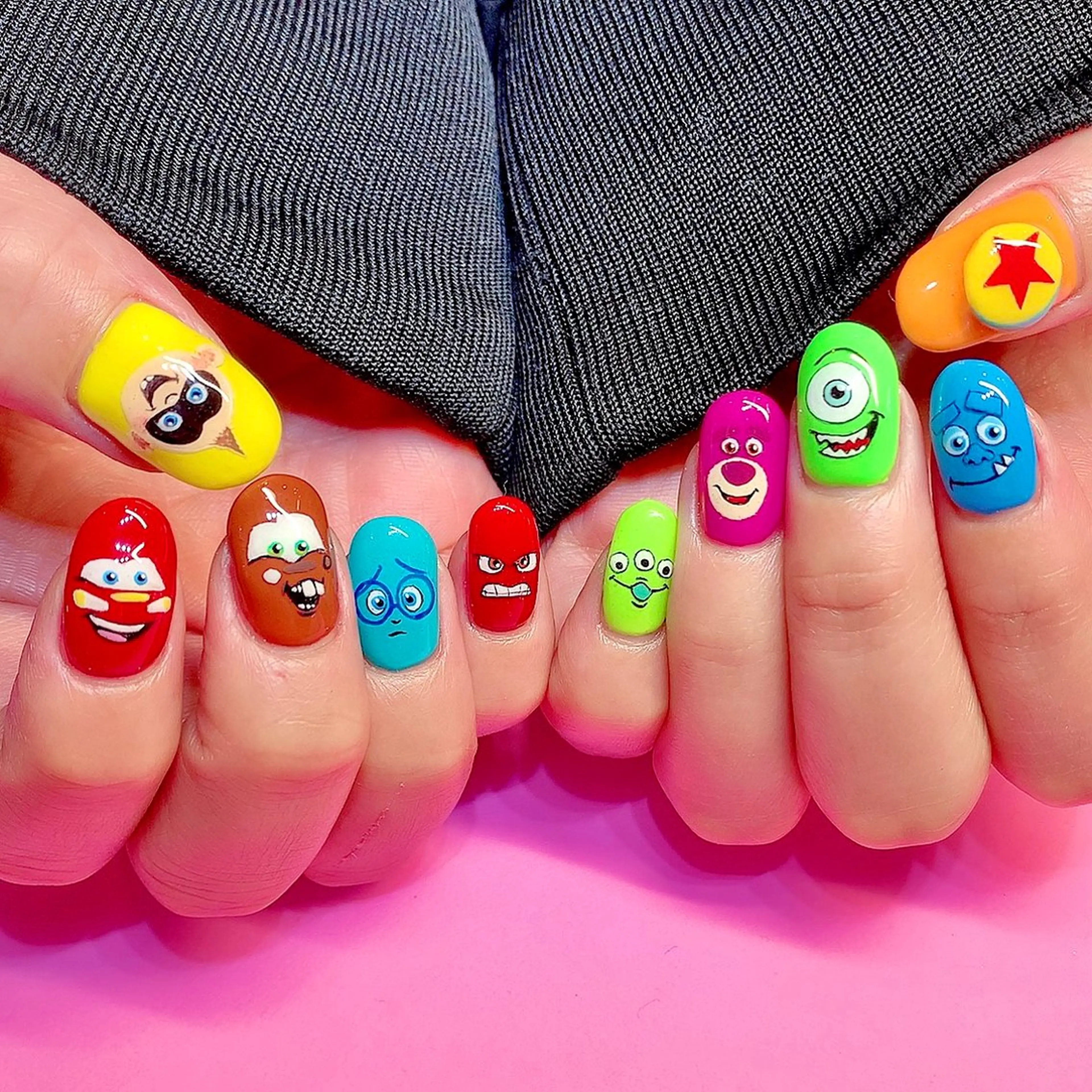 ネイル キラキラネイル 韓国ネイル 持ち込み ストーンネイル シェアサロンLei.g(レイジー)所属・3Dアートネイル💗 都築レナのネイルデザイン