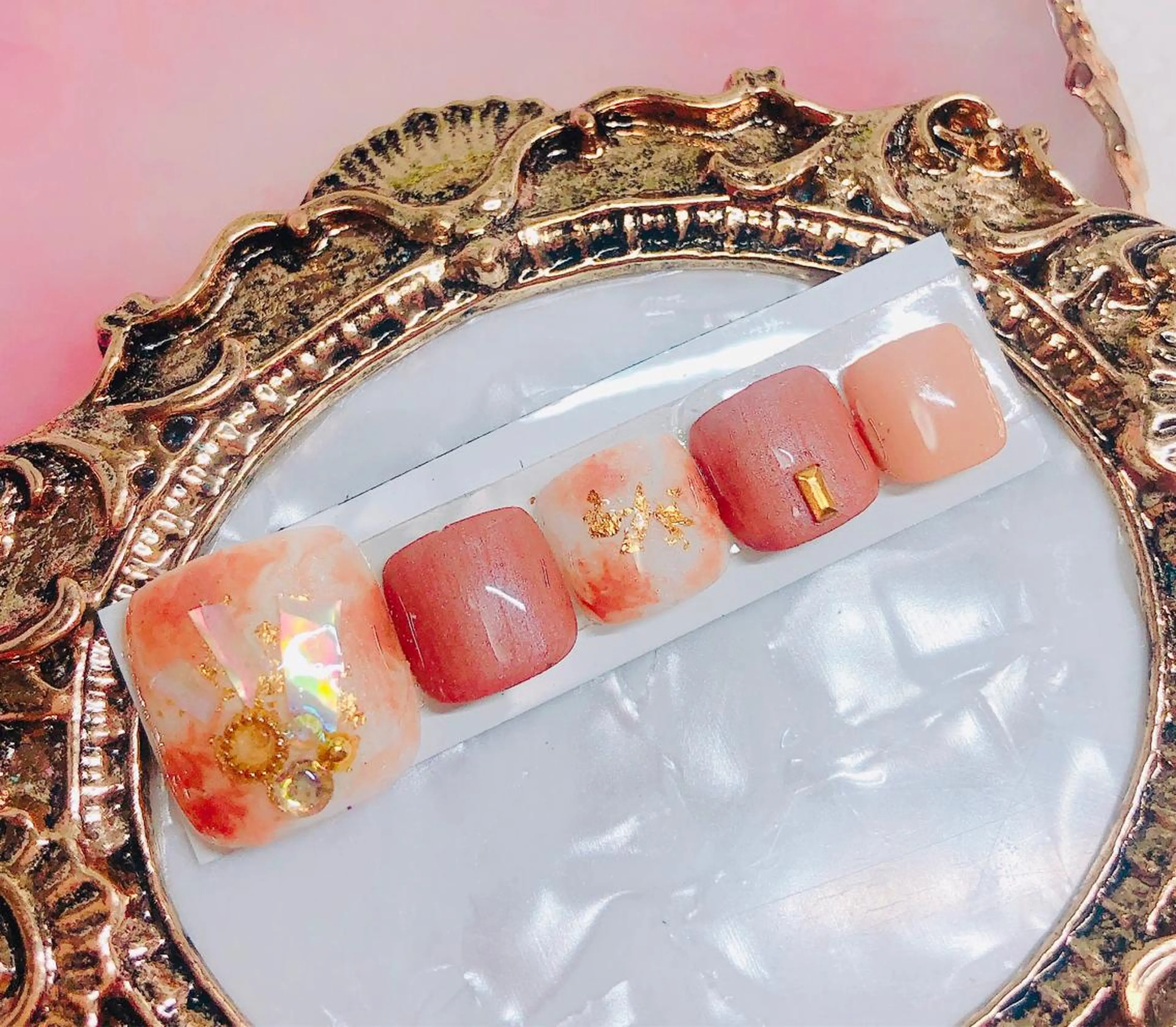 ネイル フットネイル フットネイル CROWN プライベートサロンのネイルデザイン