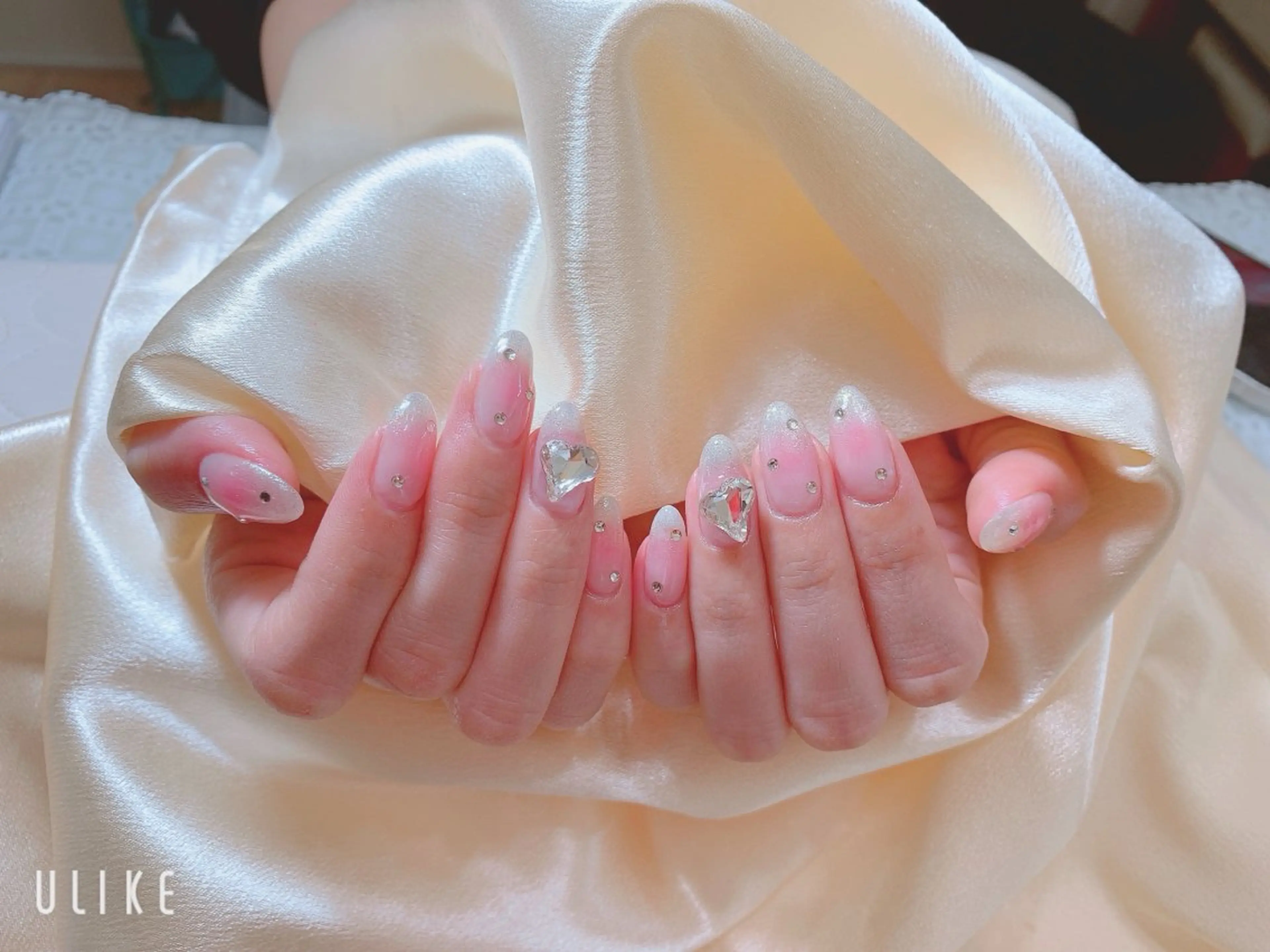 ネイル ハンドネイル ネイルサロンAiri 長さ出し·シンプルのネイルデザイン