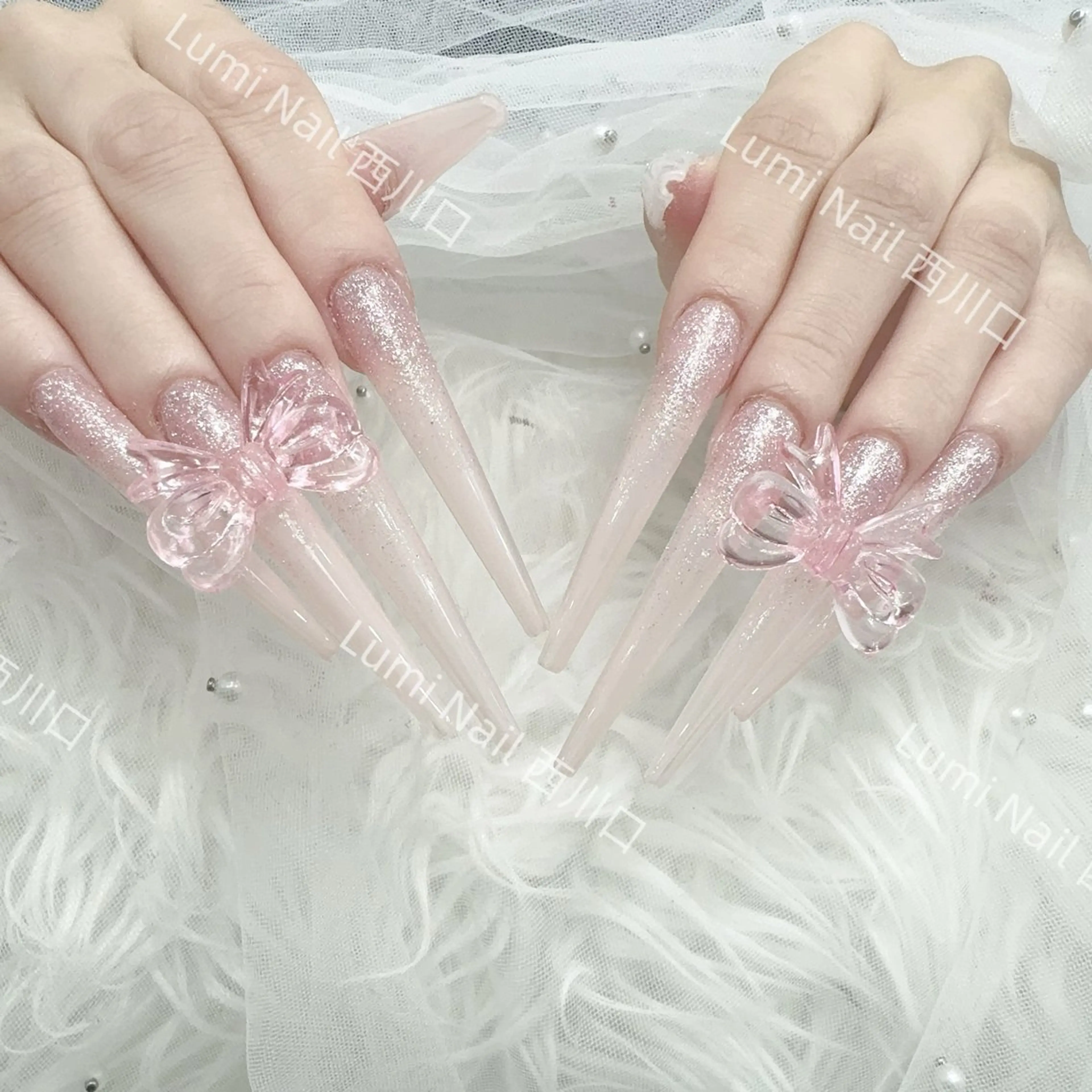 ネイル フットネイル ジェルネイル キラキラネイル オフィスネイル ピンク Lumiネイルサロン所属・Lumi Nail Salonのネイルデザイン