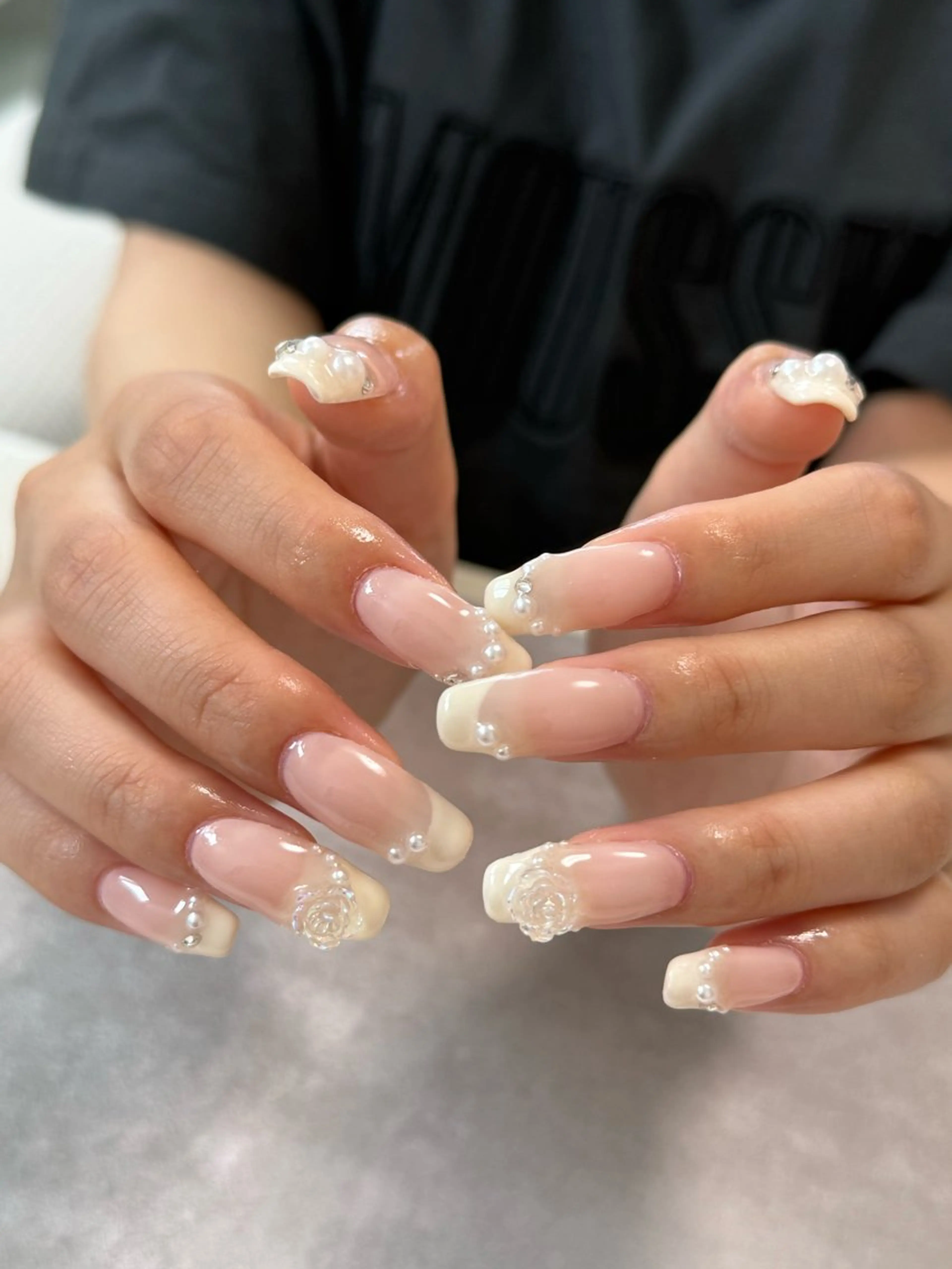 ネイル フレンチネイル ジェルネイル パラジェル スクエアネイル nailroom amyのネイルデザイン