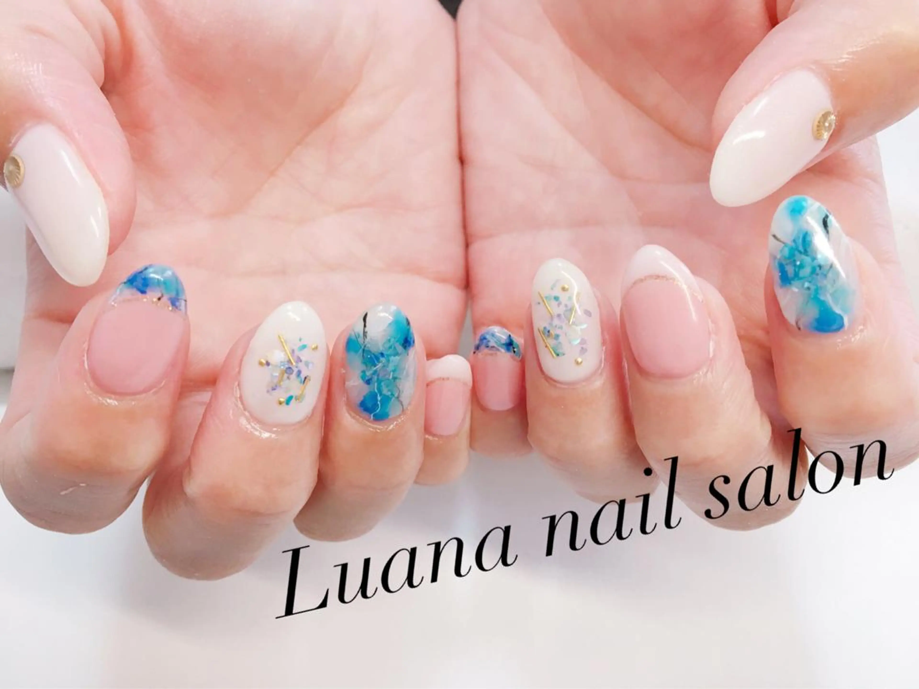 ネイル Loa　salon所属・小南 奈々美のネイルデザイン