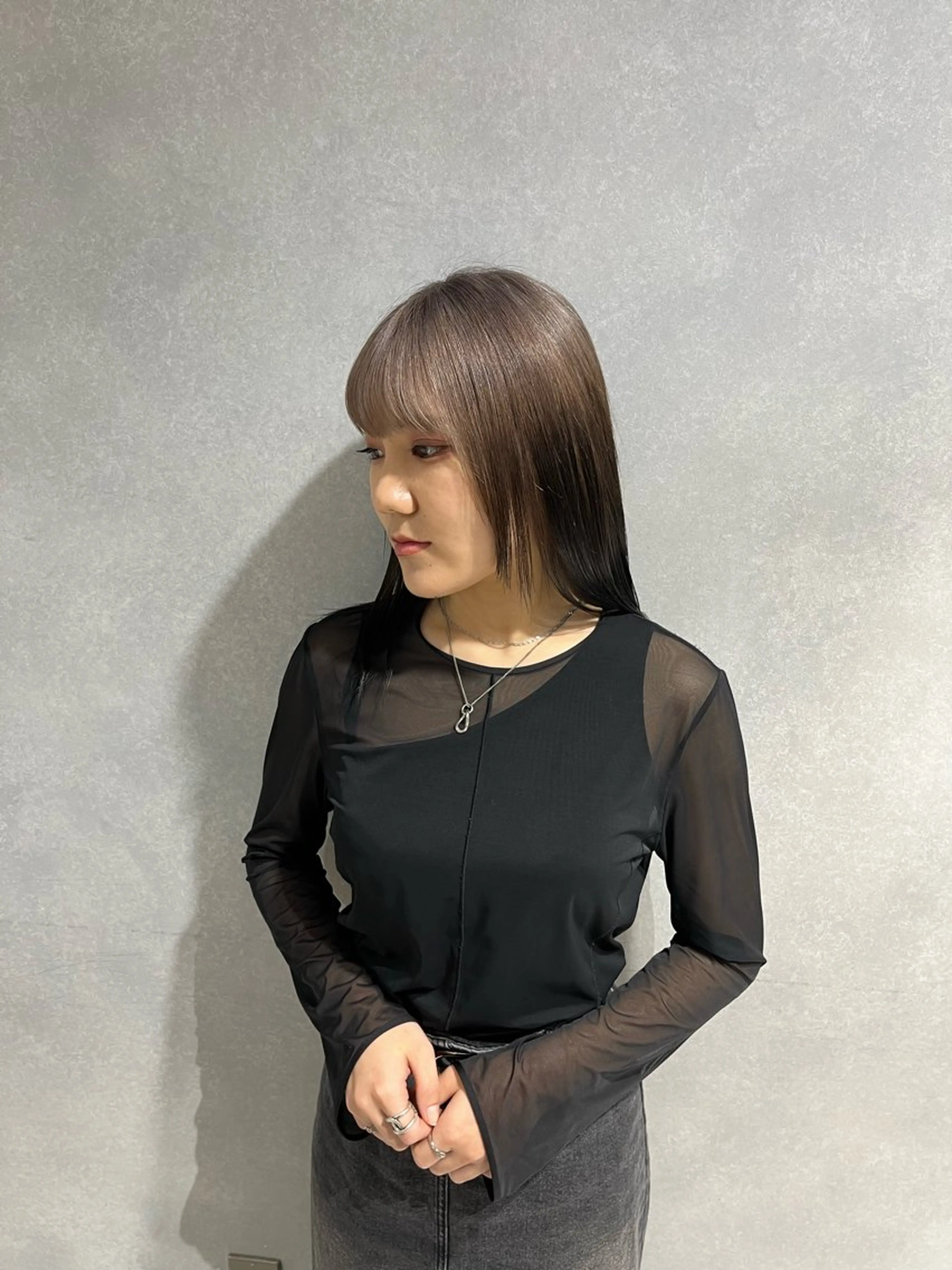 セミロング YURA【髪質改善 /韓国レイヤー】のヘアスタイル