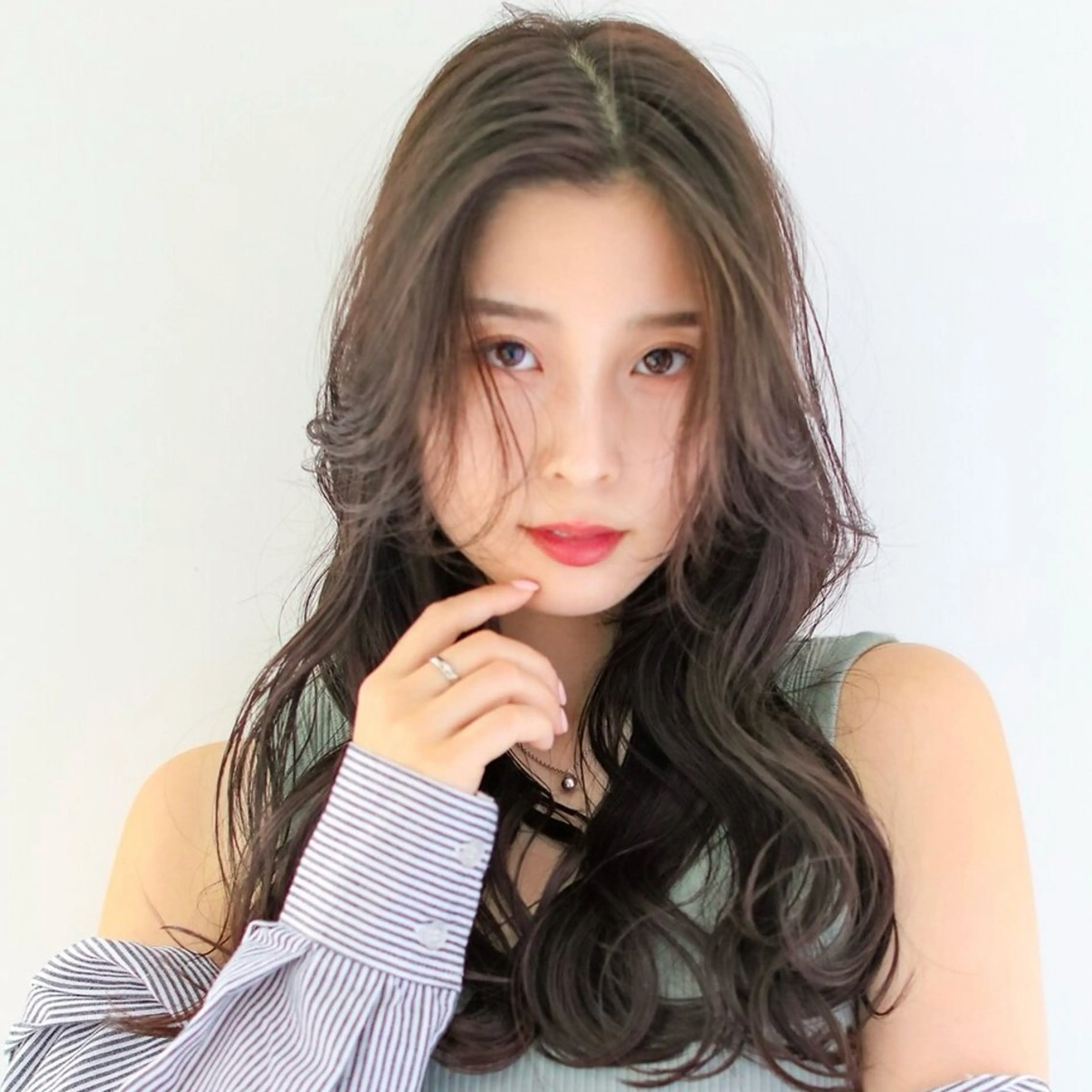 ロング カット ヘアカラー トリートメント ヘッドスパ ヘアセット 地毛風/グレージュ よしだひろのじょうのヘアスタイル