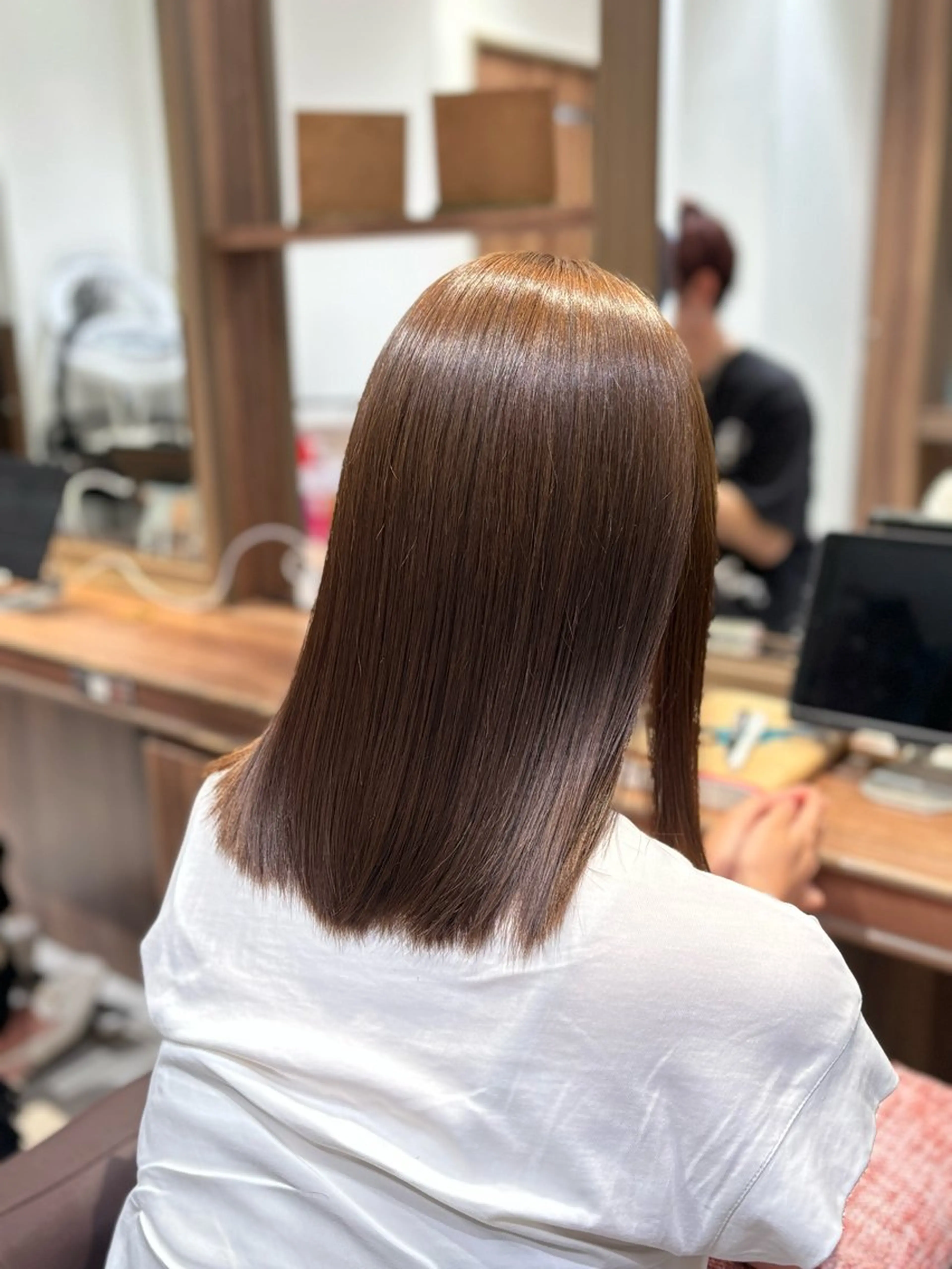 セミロング カラー ツヤ髪縮毛矯正💫/ ハイトーン/あゆみのヘアスタイル