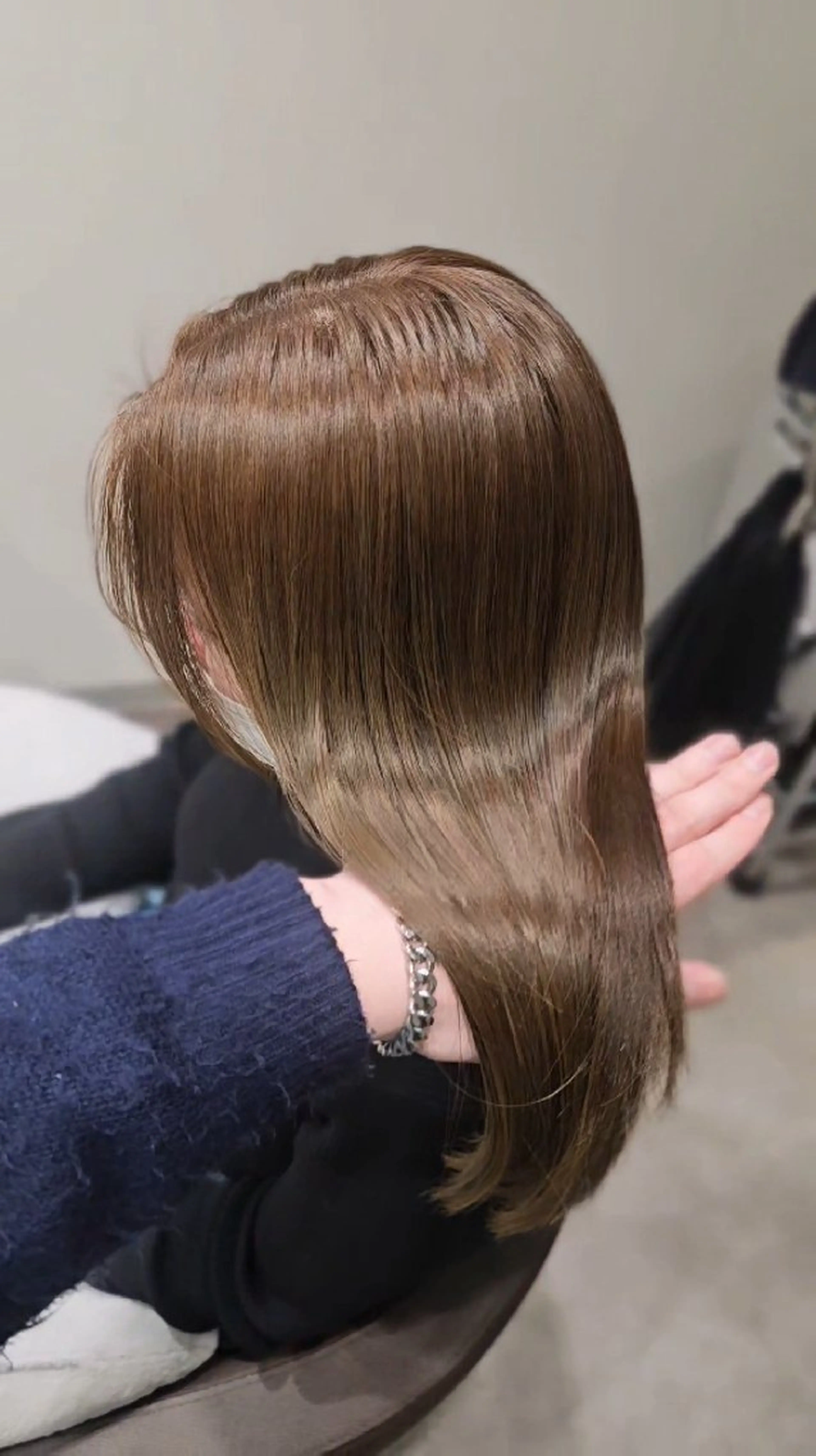 ミディアム カラー カット ヘアカラー トリートメント サロウィン　神戸三宮店所属・三宮No.1ブリーチ 無しカラー/杉山太貴のヘアスタイル